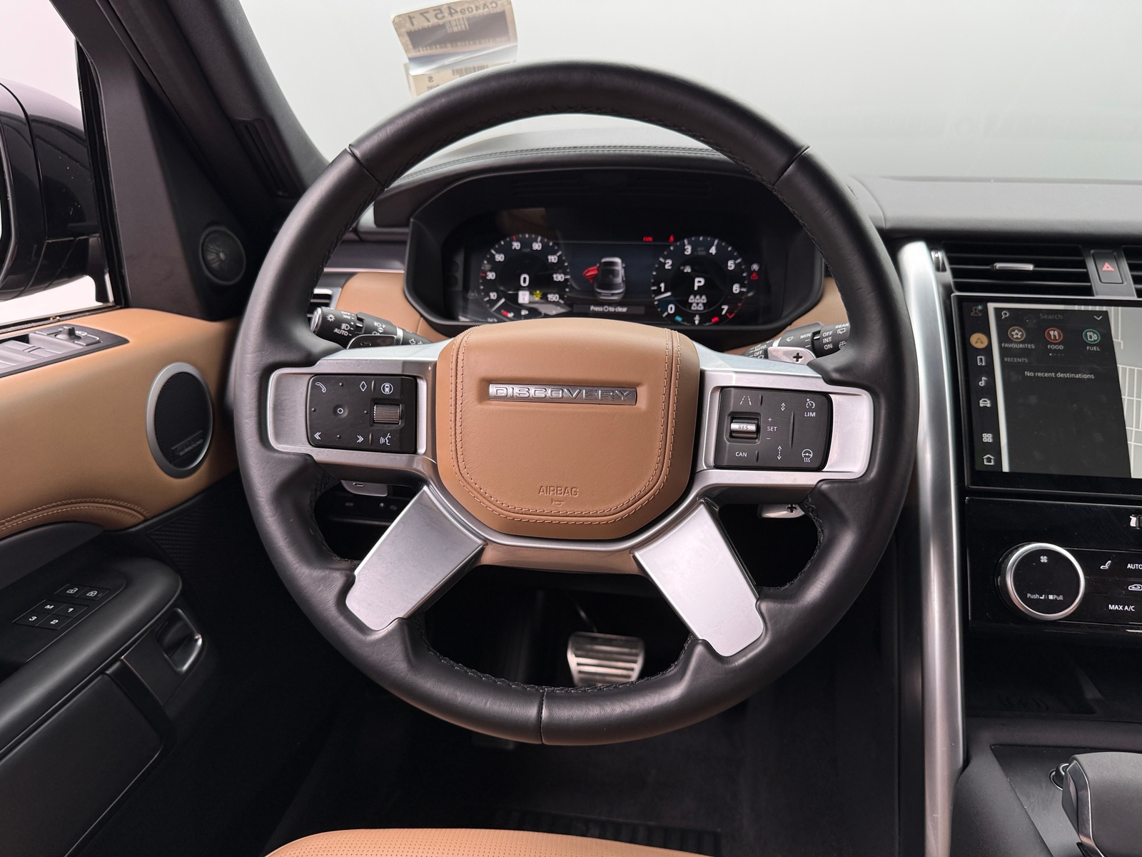 Thumbnail: 2024 Land Rover Discovery - 4