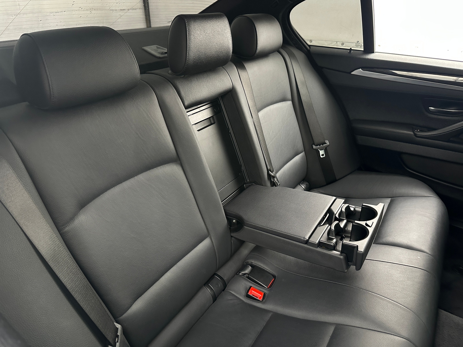 Thumbnail: 2012 BMW 5 Series - 5