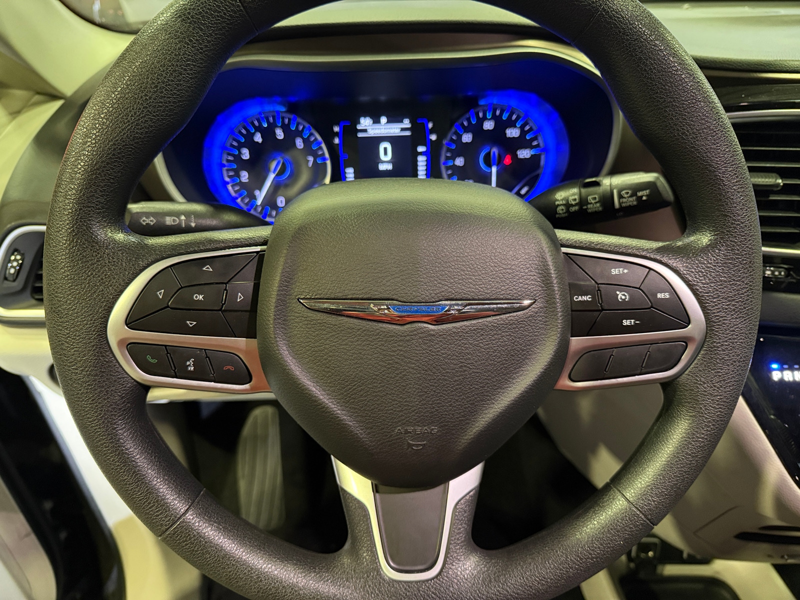 Thumbnail: 2018 Chrysler Pacifica - 5