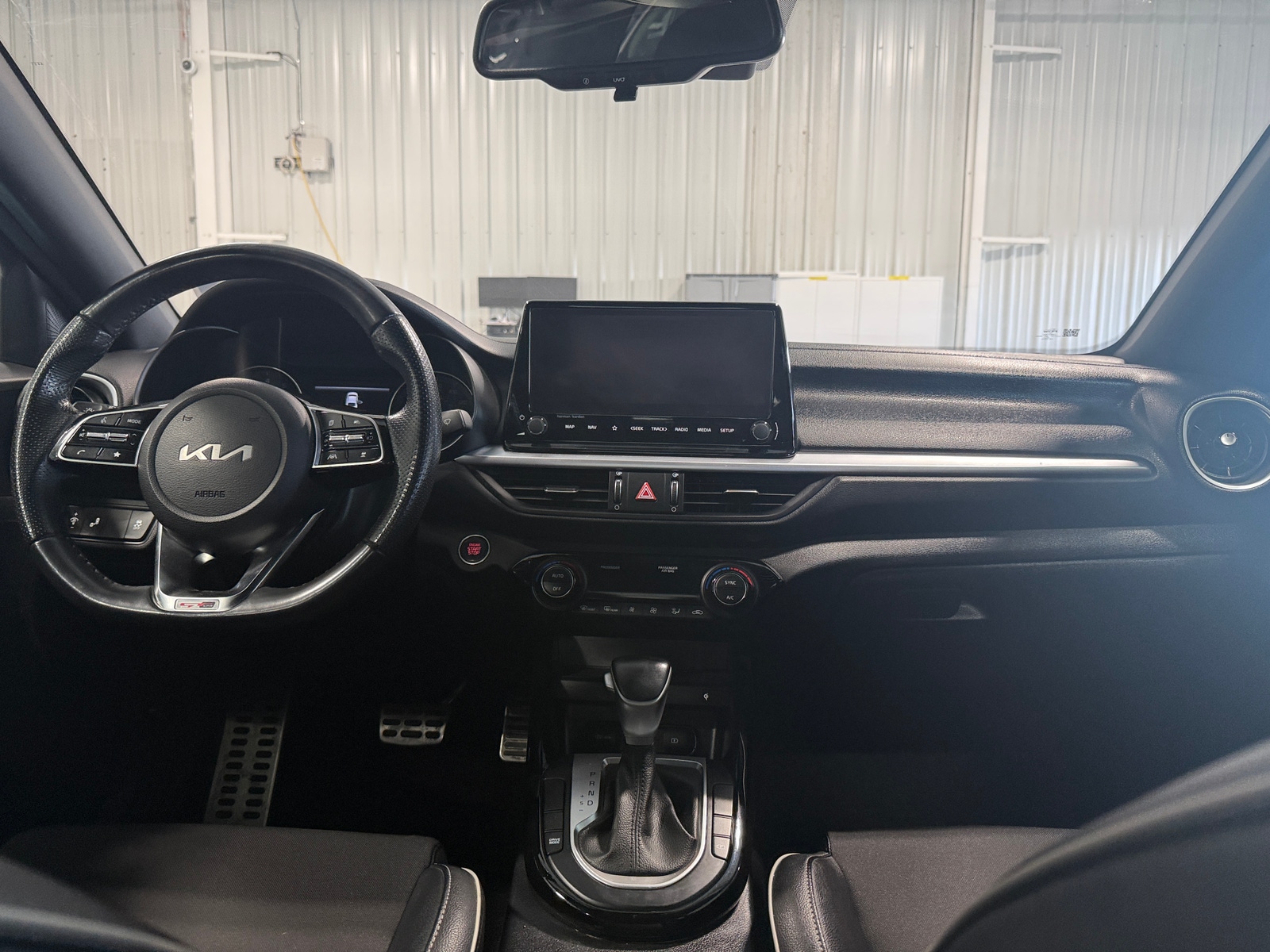 Thumbnail: 2022 Kia Forte - 3