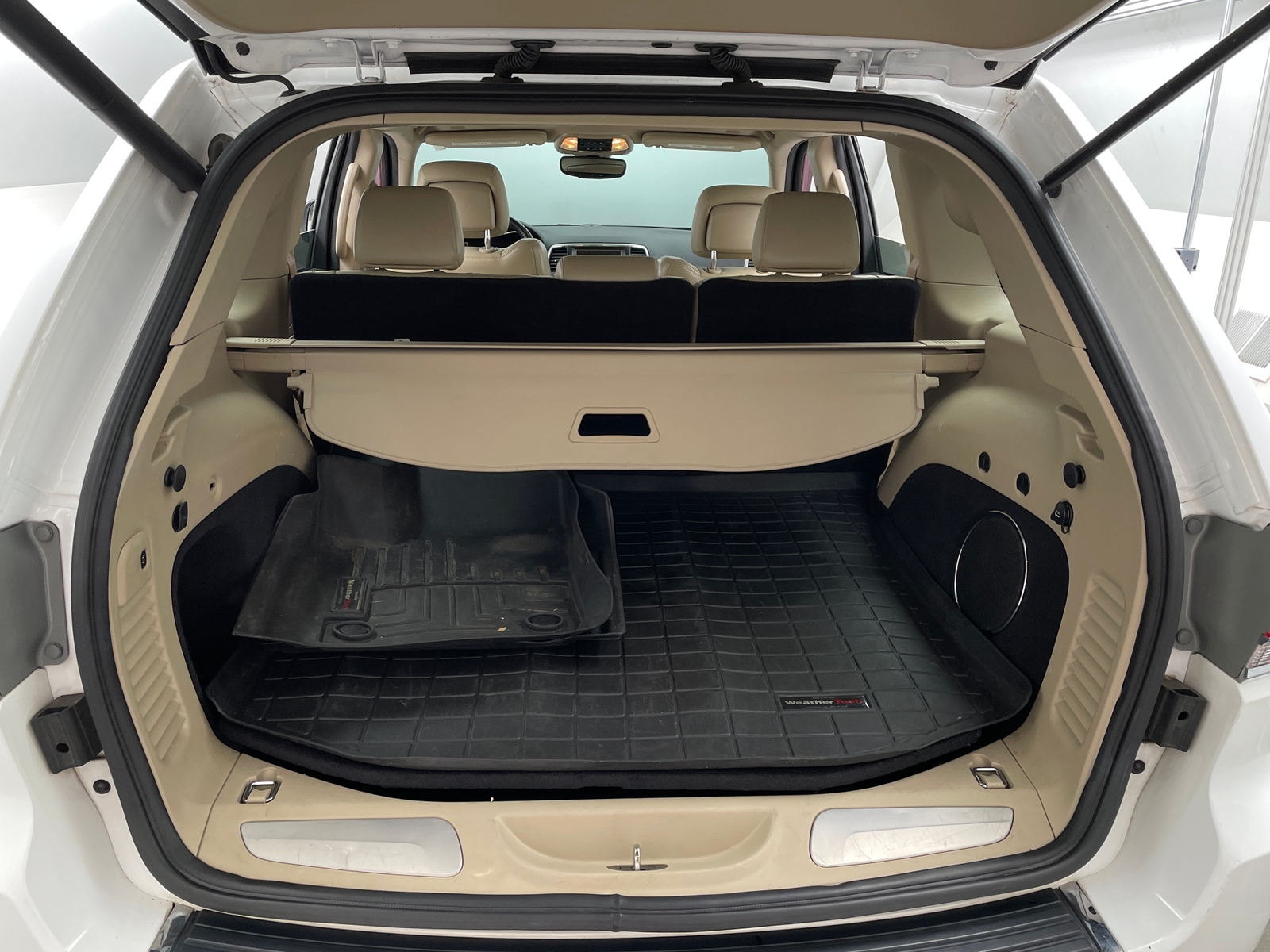 Thumbnail: 2017 Jeep Grand Cherokee - 6