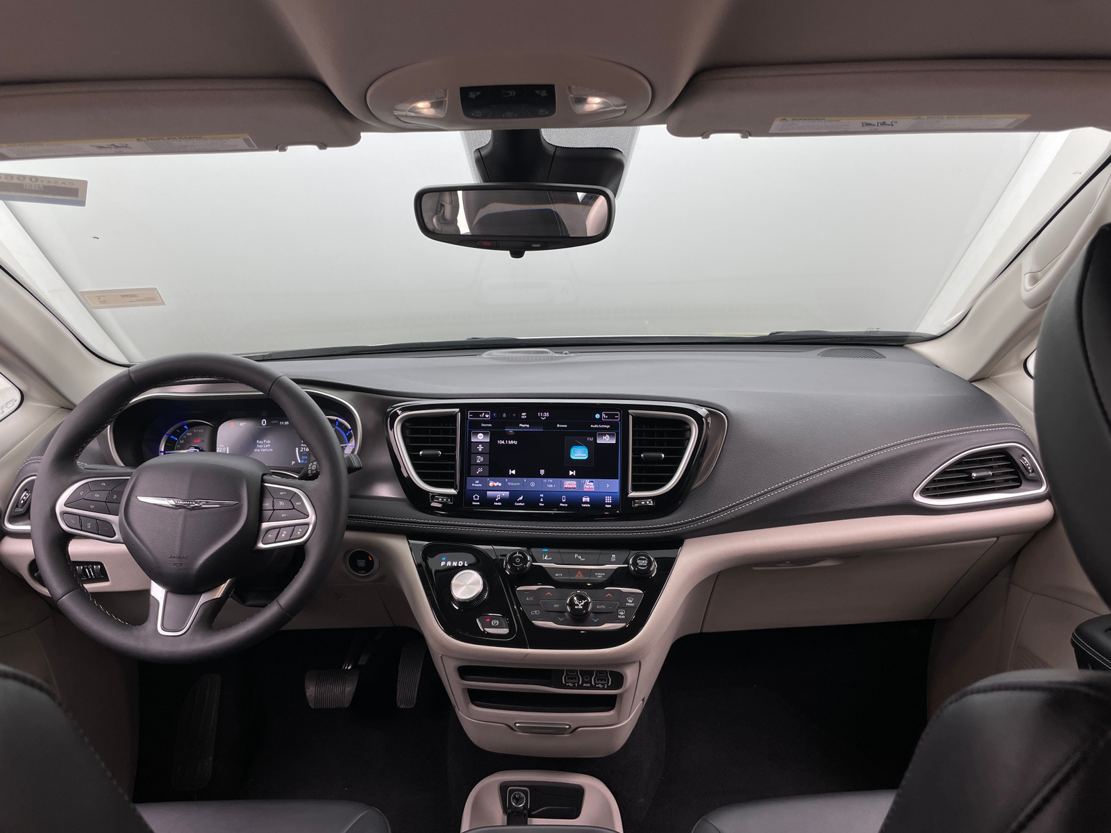 Thumbnail: 2024 Chrysler Pacifica - 3