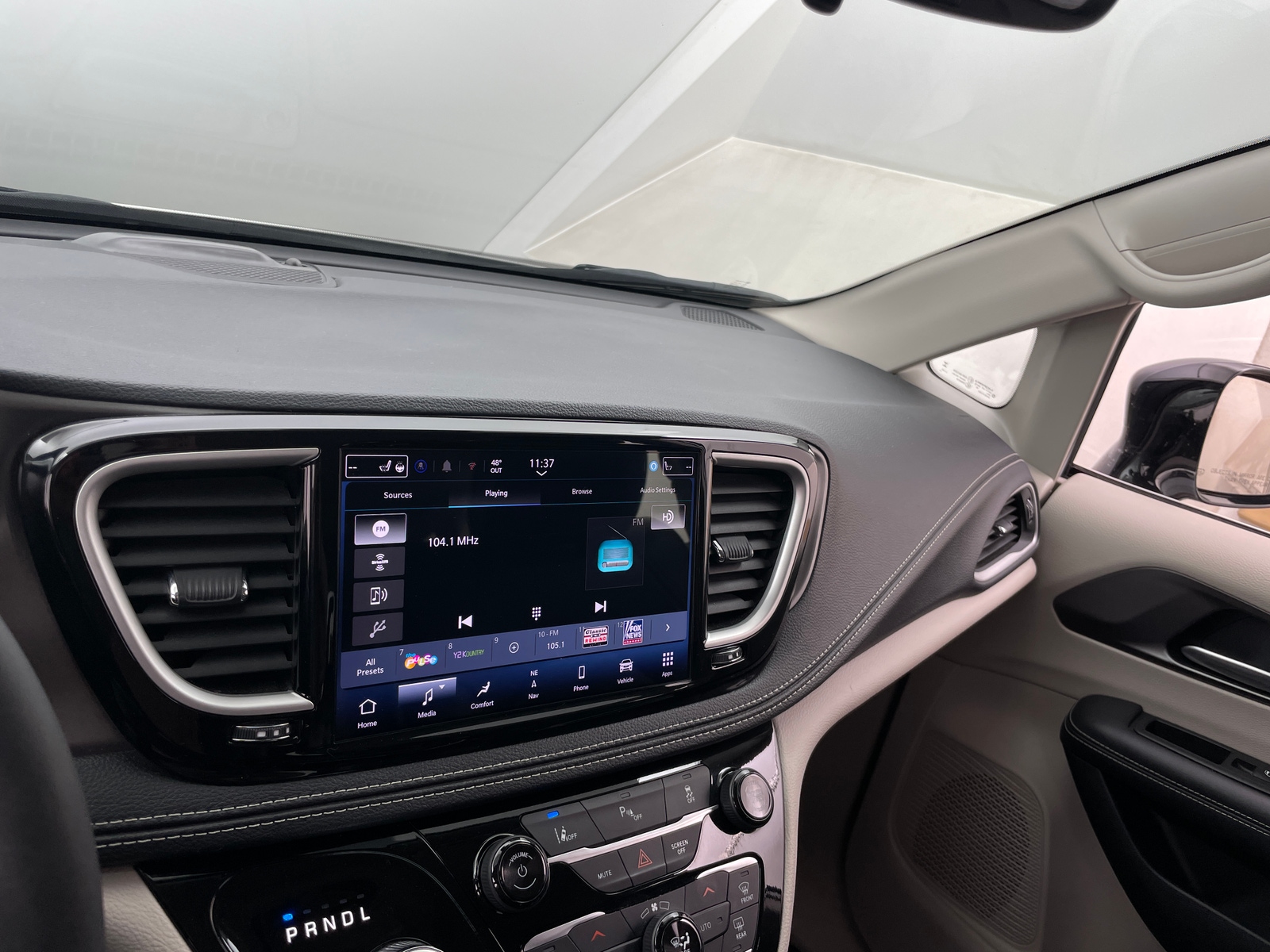 Thumbnail: 2024 Chrysler Pacifica - 4