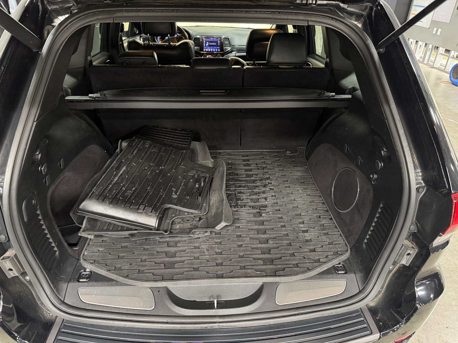 Thumbnail: 2019 Jeep Grand Cherokee - 6