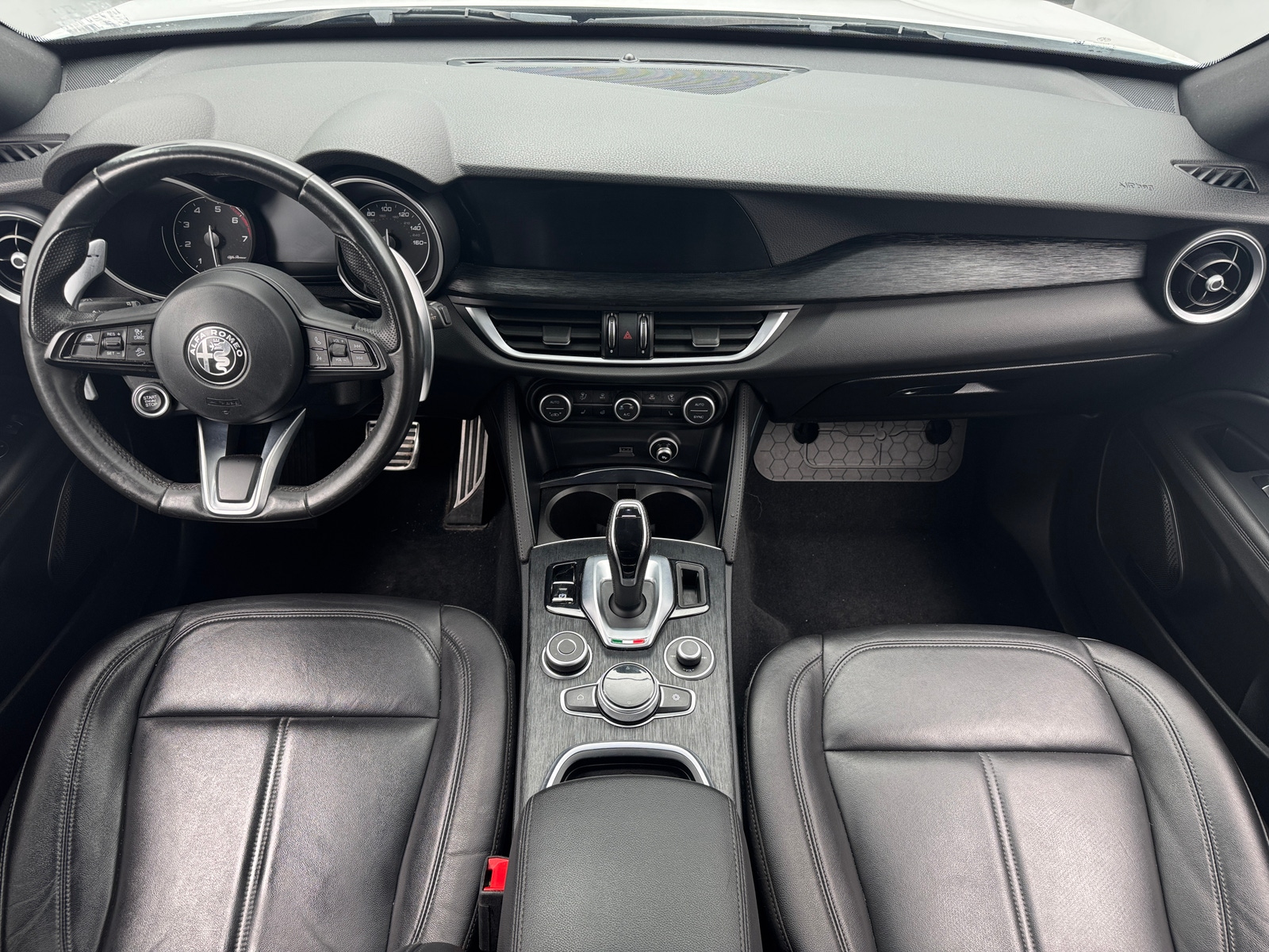 Thumbnail: 2022 Alfa Romeo Stelvio - 2