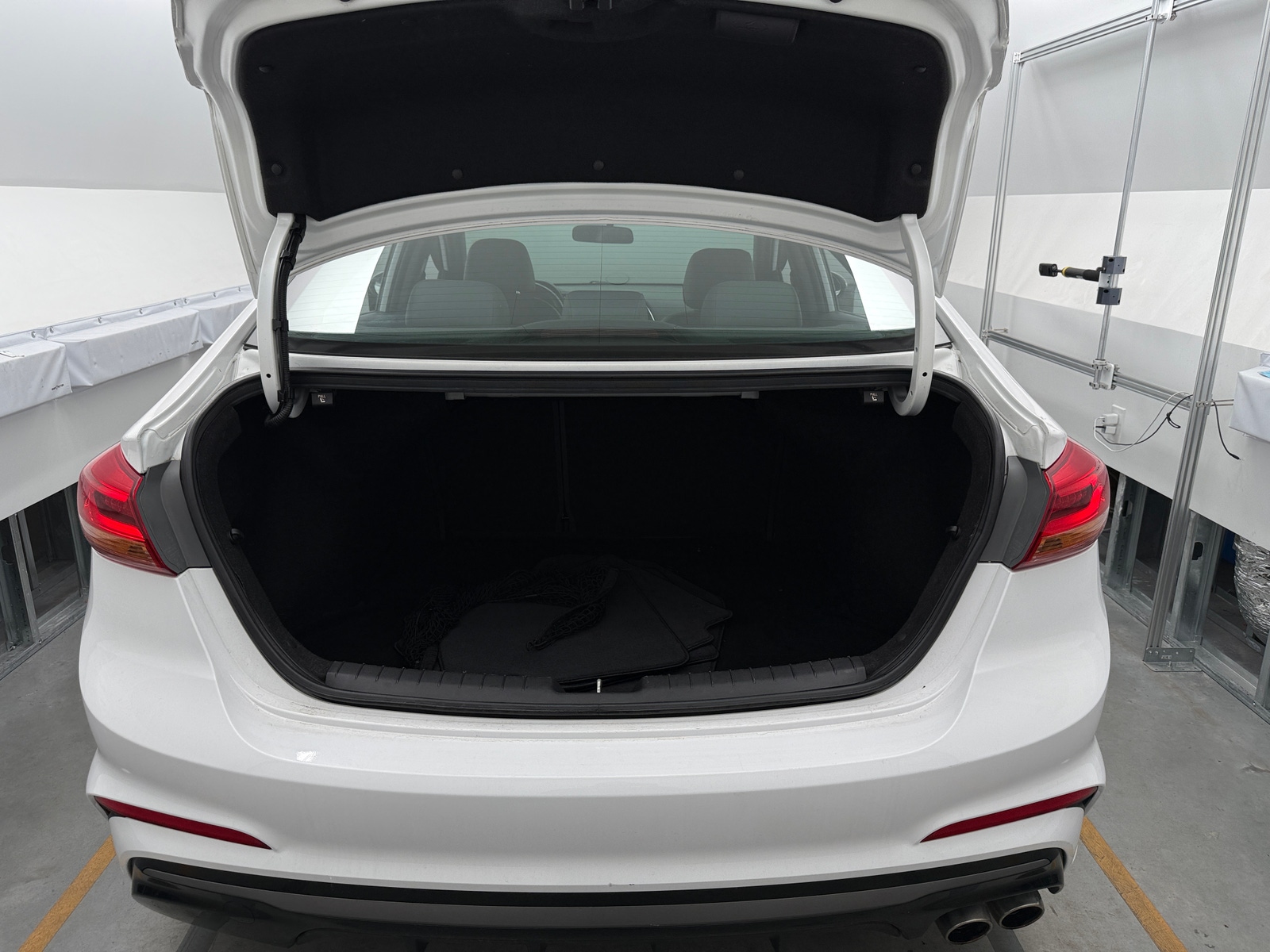 Thumbnail: 2018 Hyundai Elantra - 6