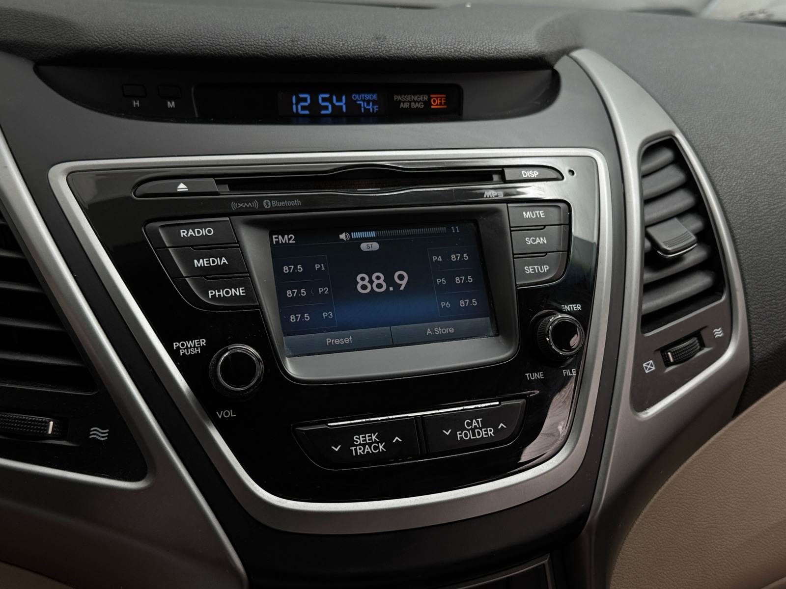 Thumbnail: 2016 Hyundai Elantra - 4