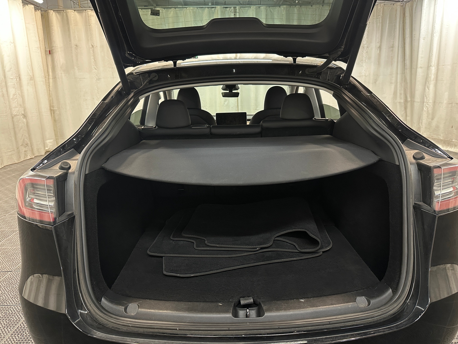 Thumbnail: 2024 Tesla Model Y - 6