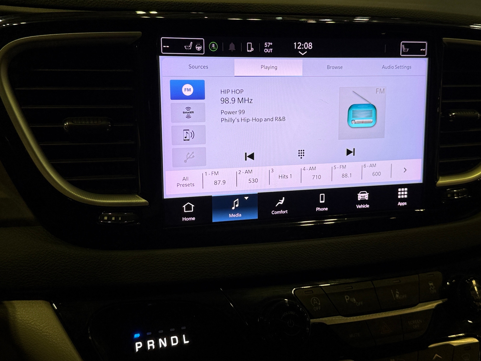 Thumbnail: 2023 Chrysler Pacifica - 4