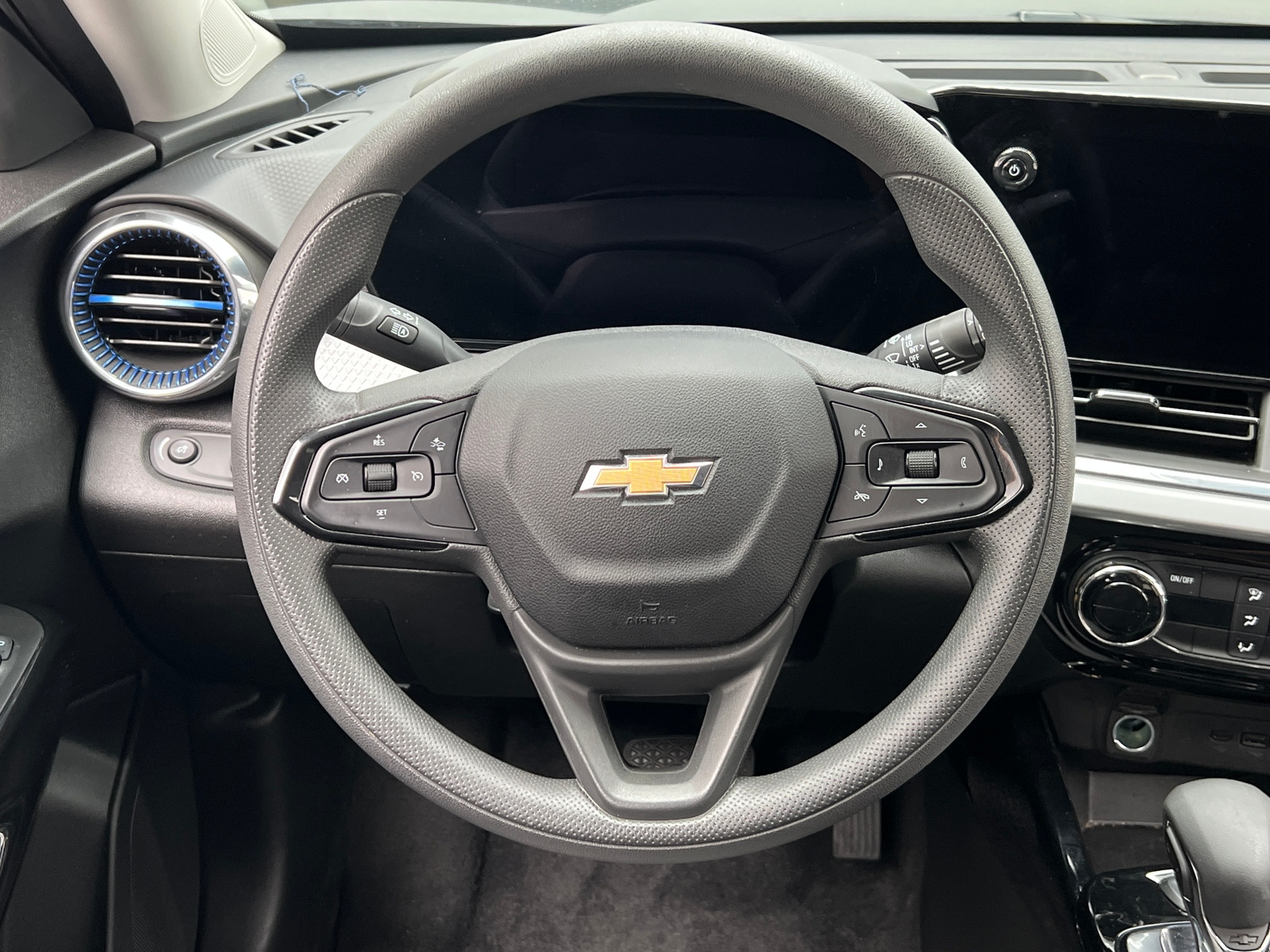Thumbnail: 2025 Chevrolet Trax - 5