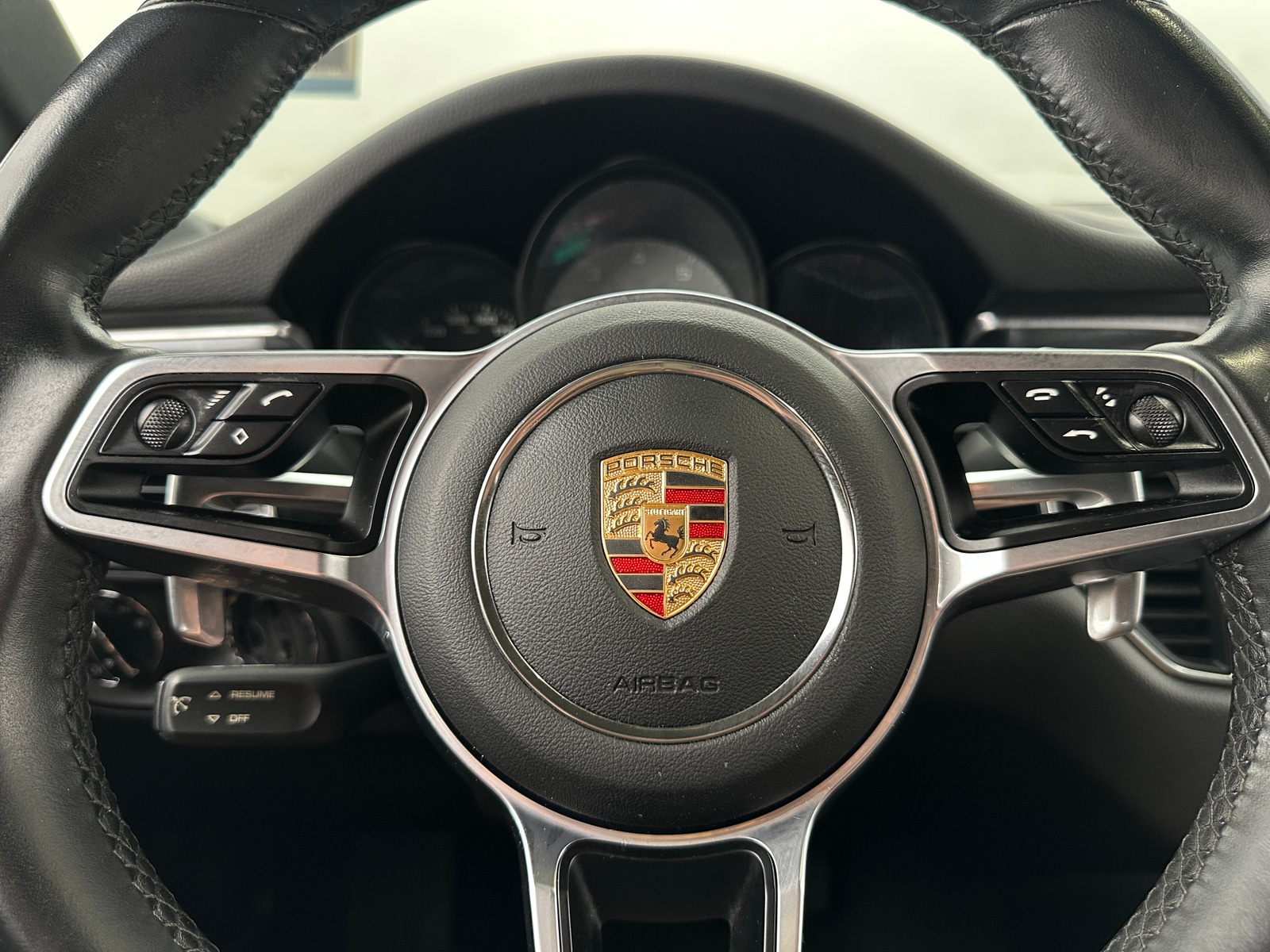 Thumbnail: 2015 Porsche Macan - 4