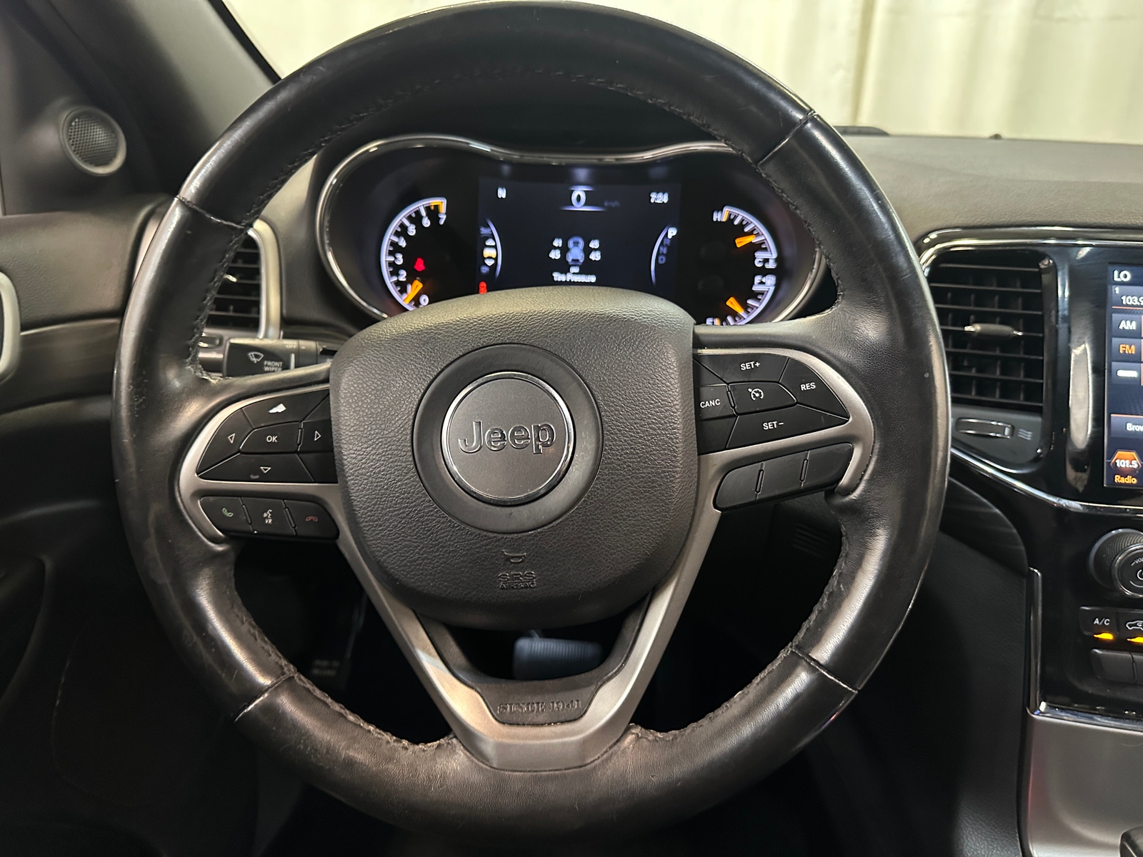 Thumbnail: 2019 Jeep Grand Cherokee - 4