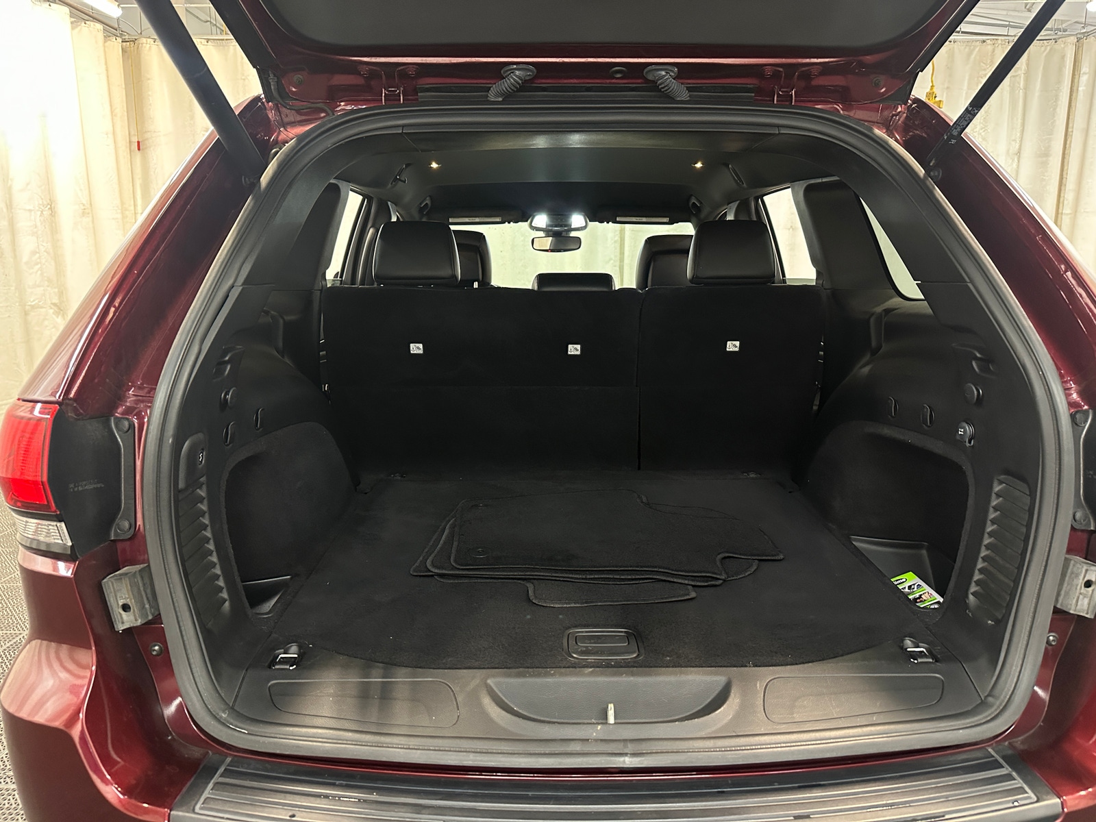 Thumbnail: 2019 Jeep Grand Cherokee - 6