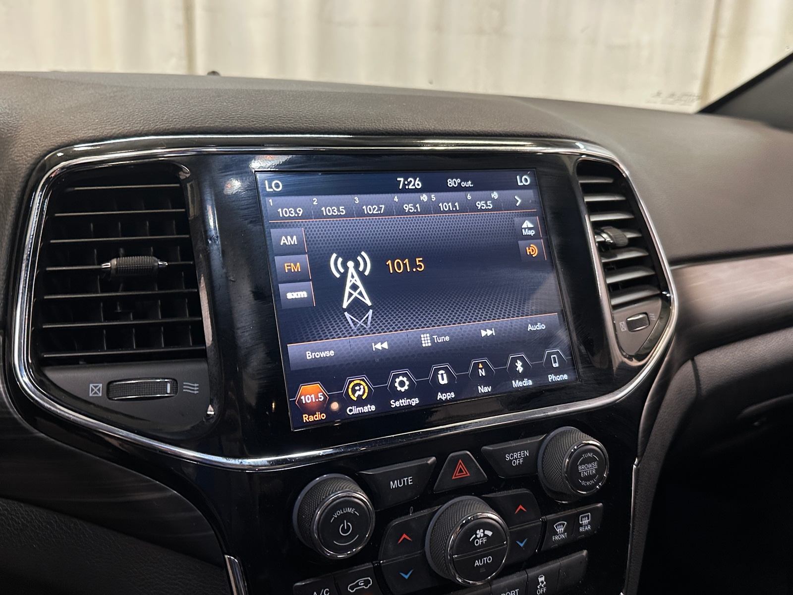 Thumbnail: 2019 Jeep Grand Cherokee - 3
