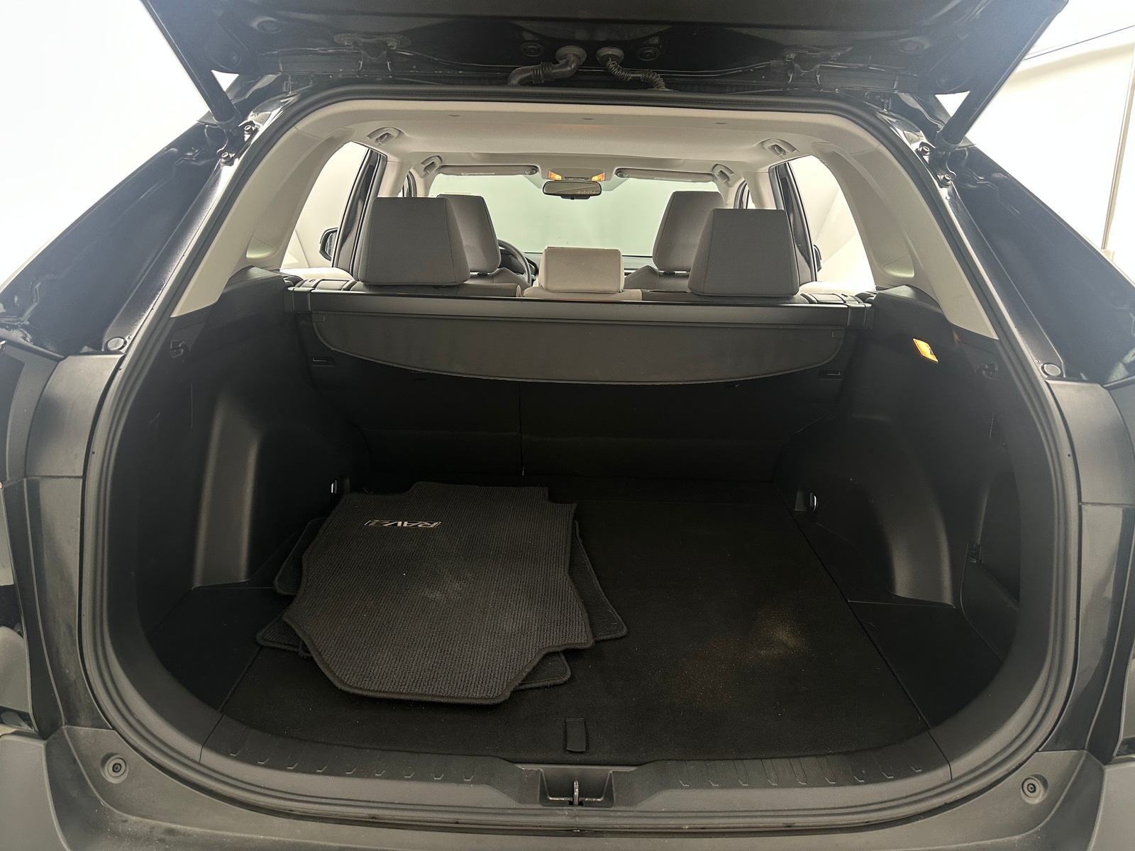 Thumbnail: 2021 Toyota RAV4 - 7