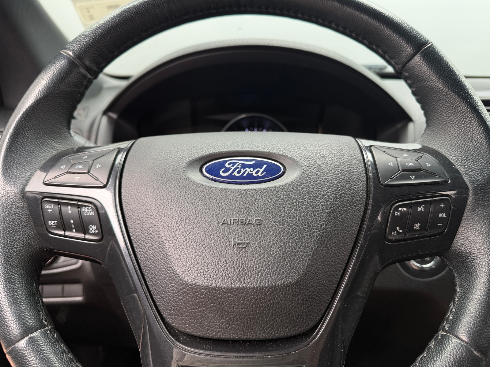 Thumbnail: 2019 Ford Explorer - 5