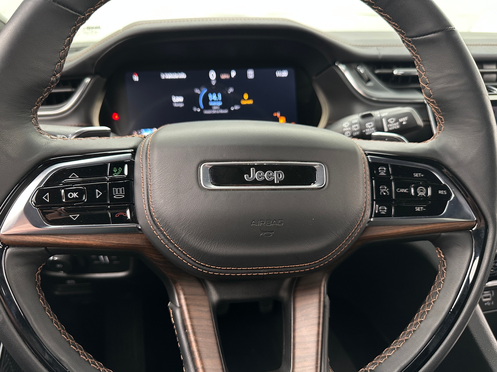 Thumbnail: 2024 Jeep Grand Cherokee L - 5