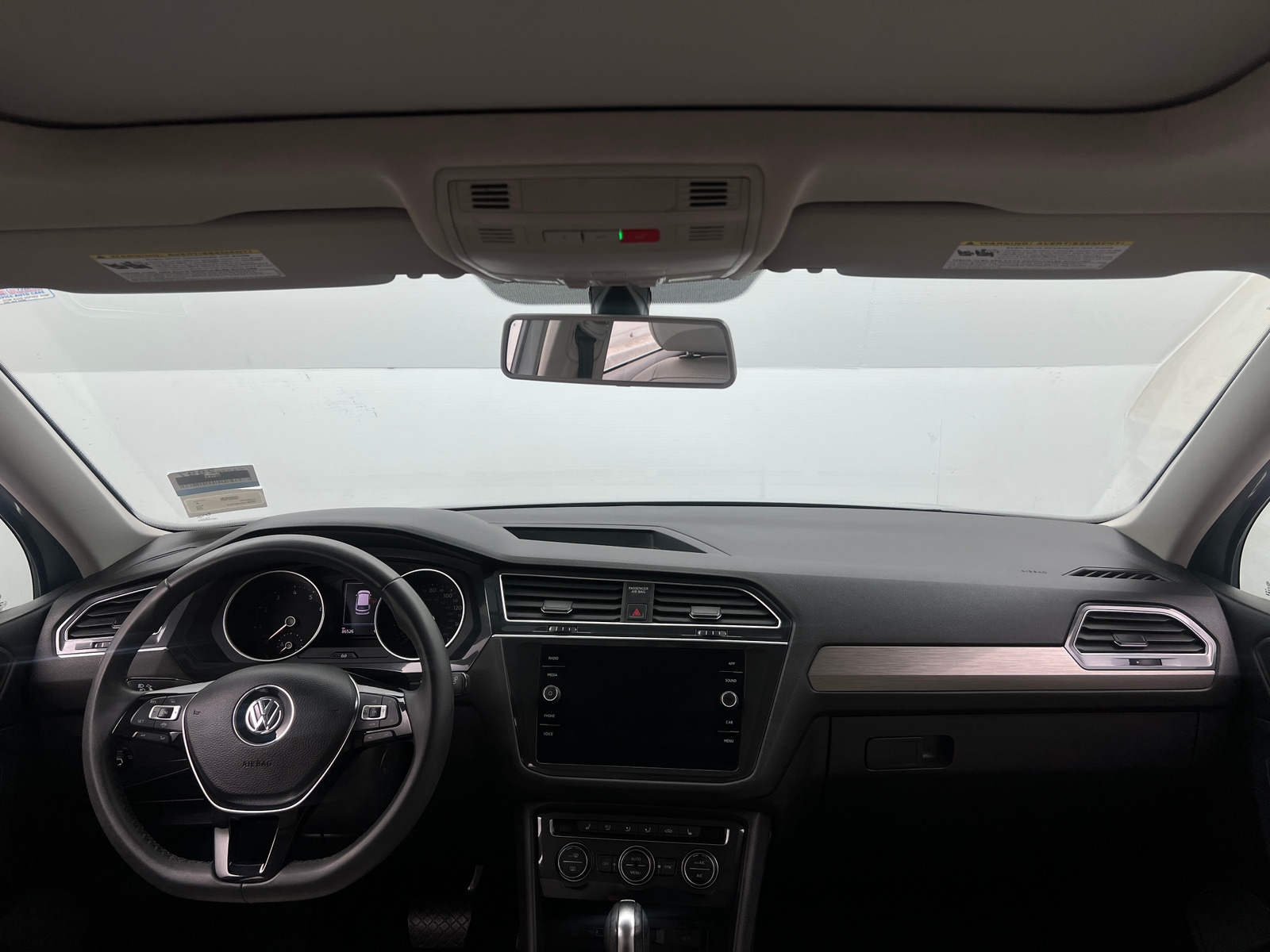 Thumbnail: 2020 Volkswagen Tiguan - 2