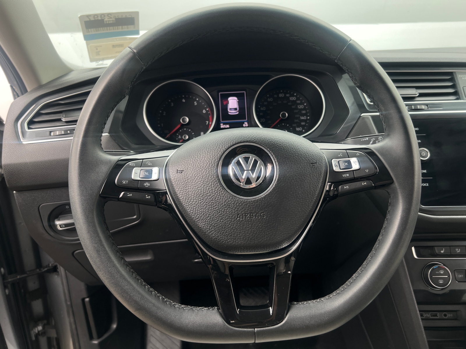 Thumbnail: 2020 Volkswagen Tiguan - 4
