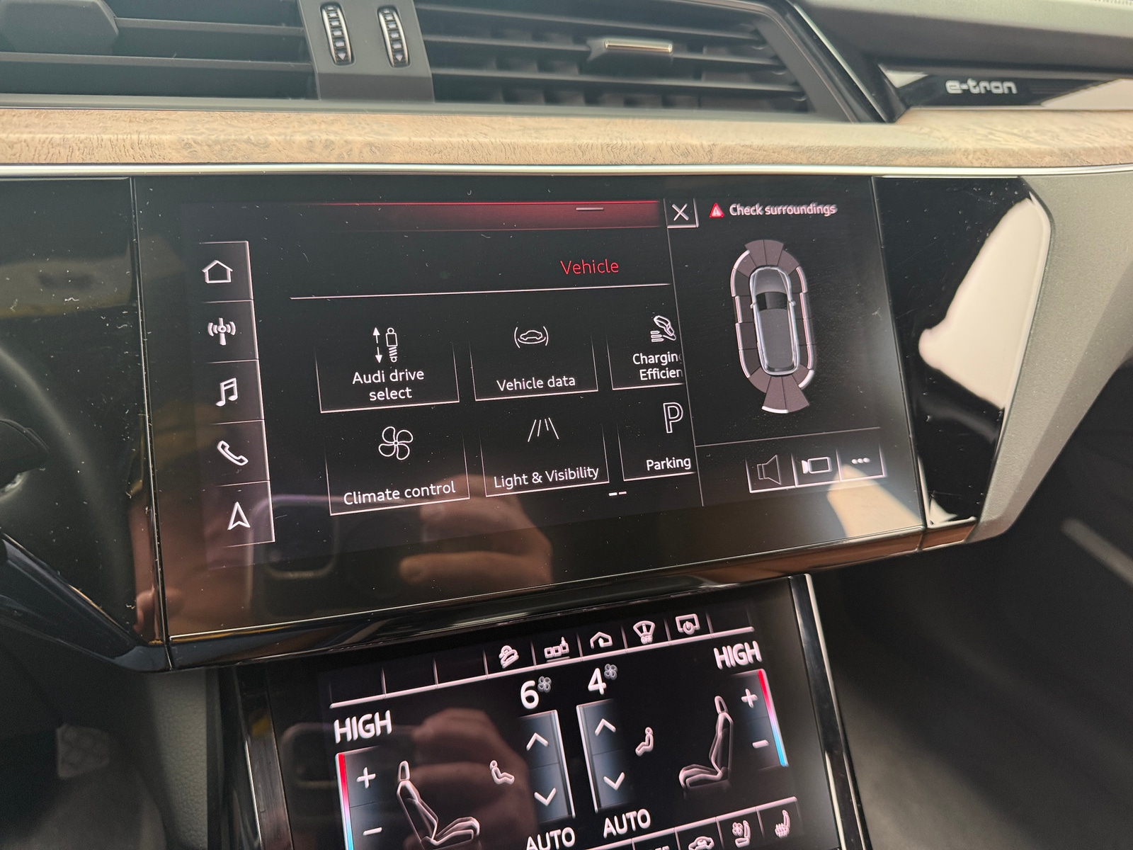 Thumbnail: 2019 Audi e-tron - 3
