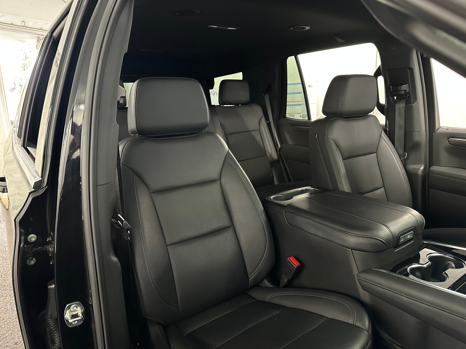 Thumbnail: 2025 Chevrolet Tahoe - 2