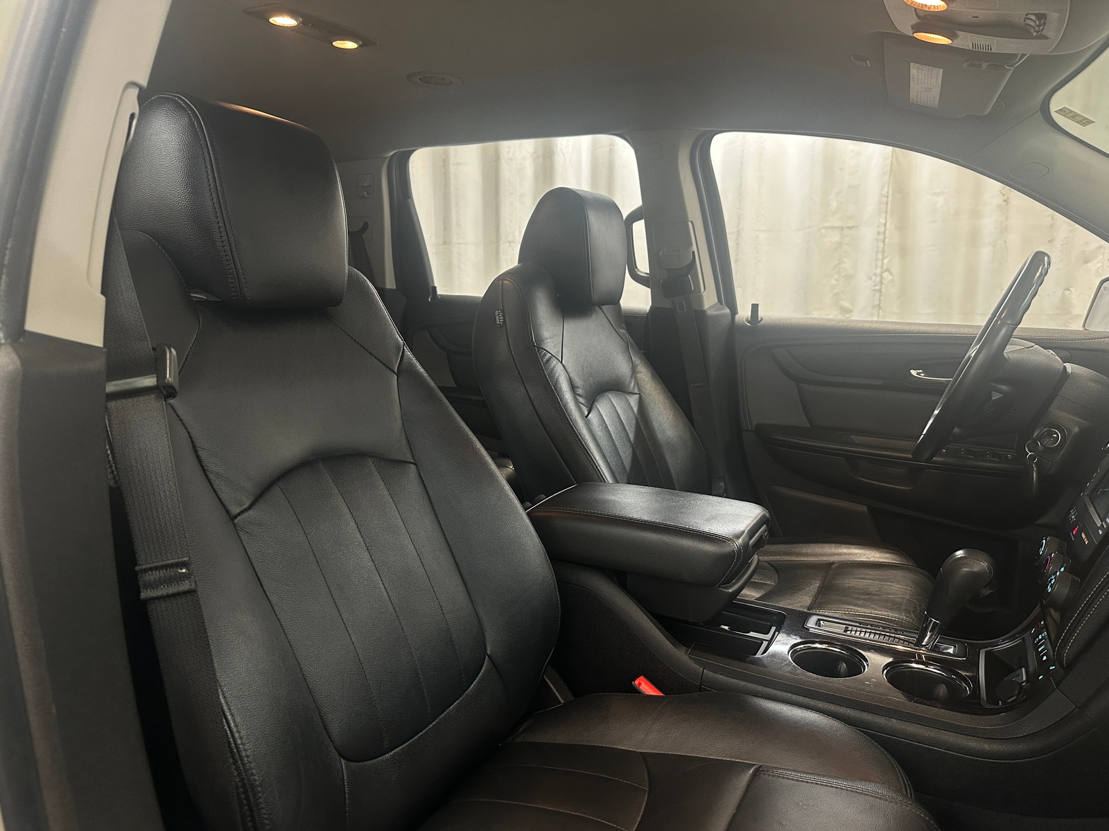 Thumbnail: 2016 Chevrolet Traverse - 2