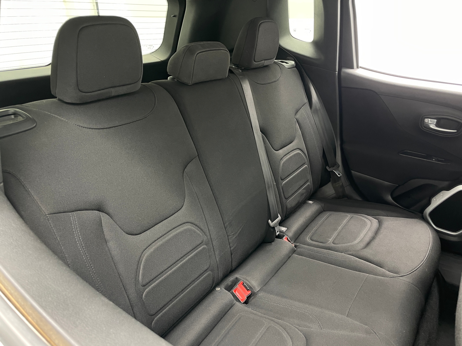 Thumbnail: 2018 Jeep Renegade - 6