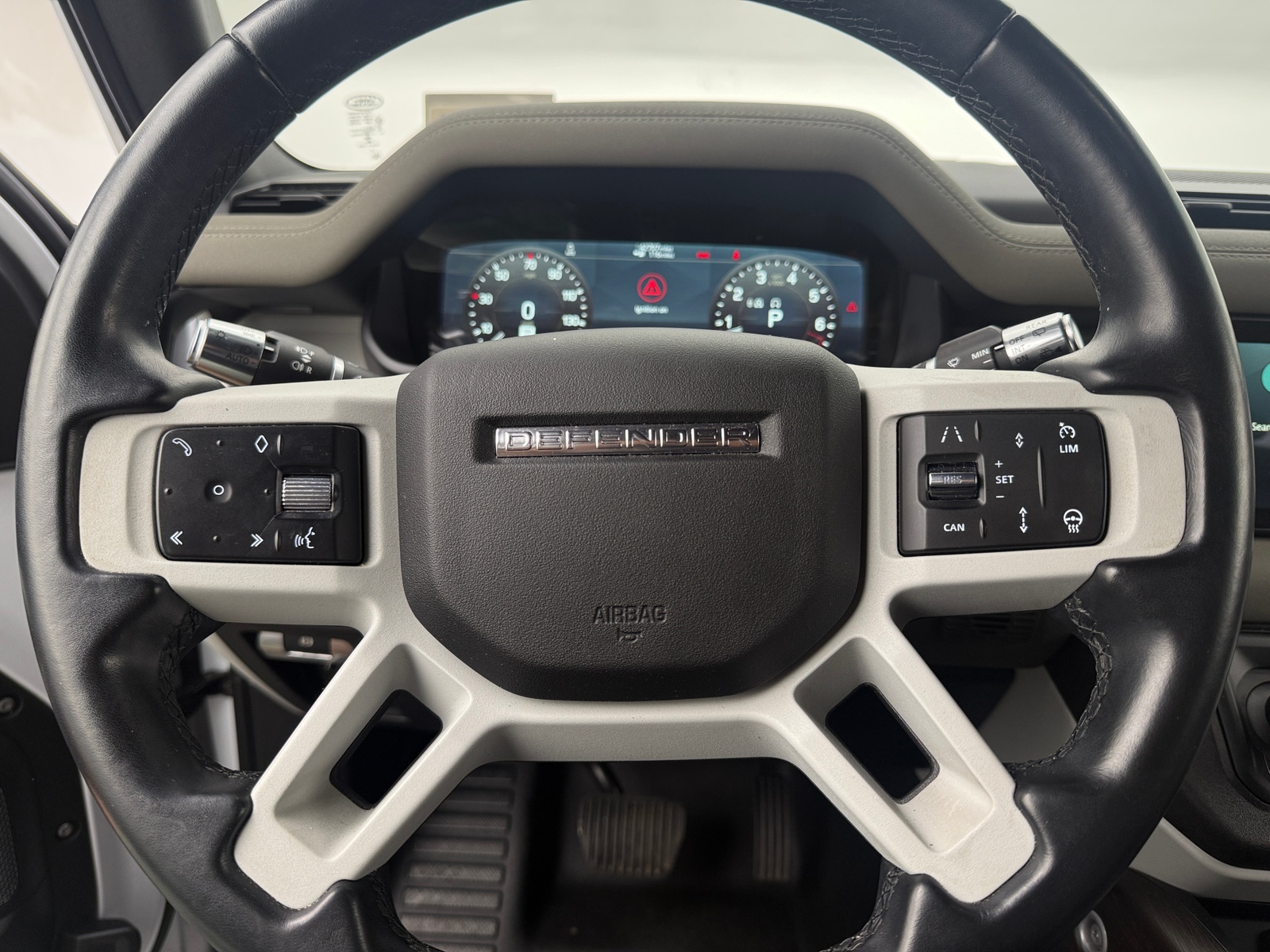 Thumbnail: 2022 Land Rover Defender - 4