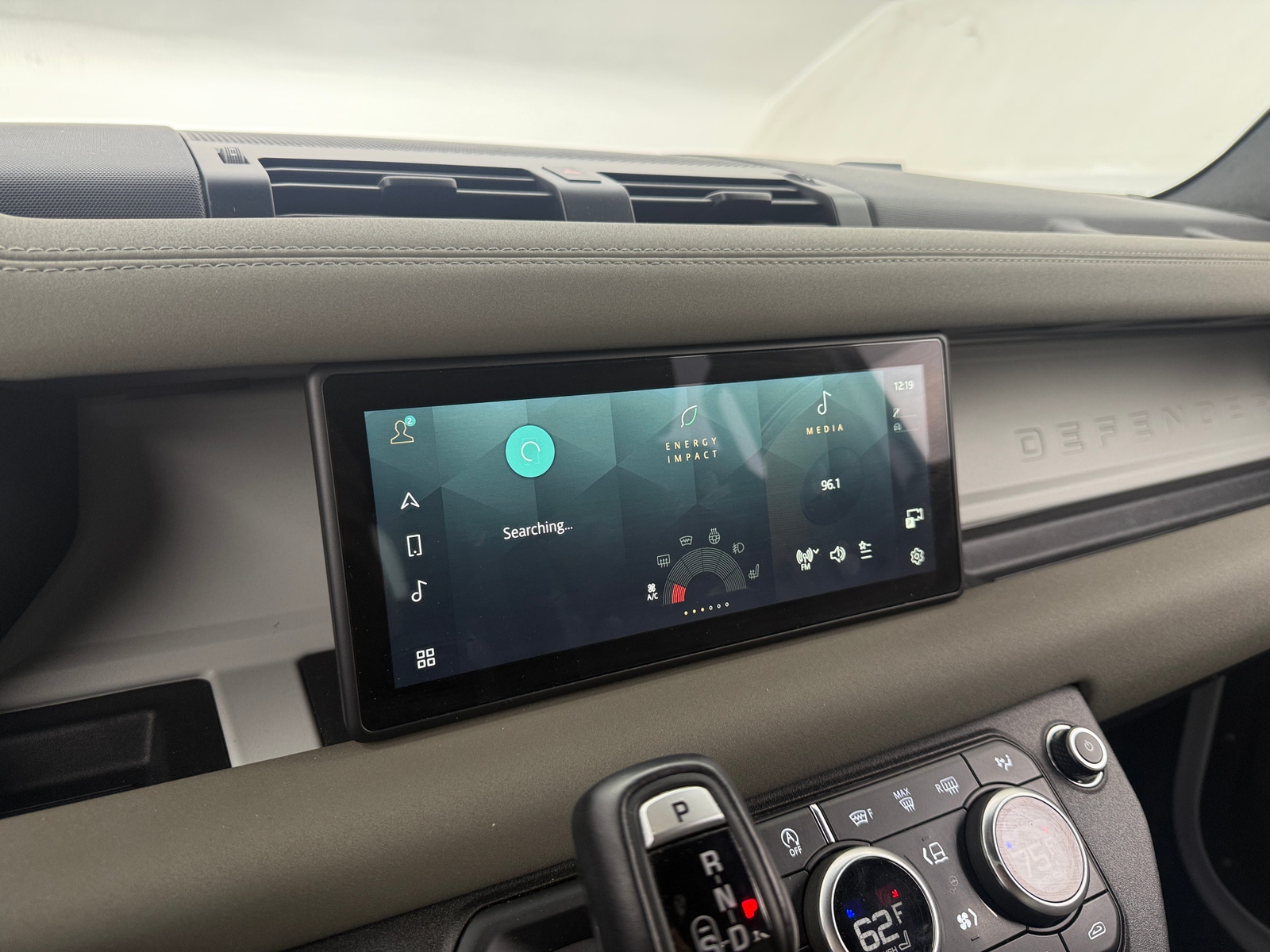 Thumbnail: 2022 Land Rover Defender - 3