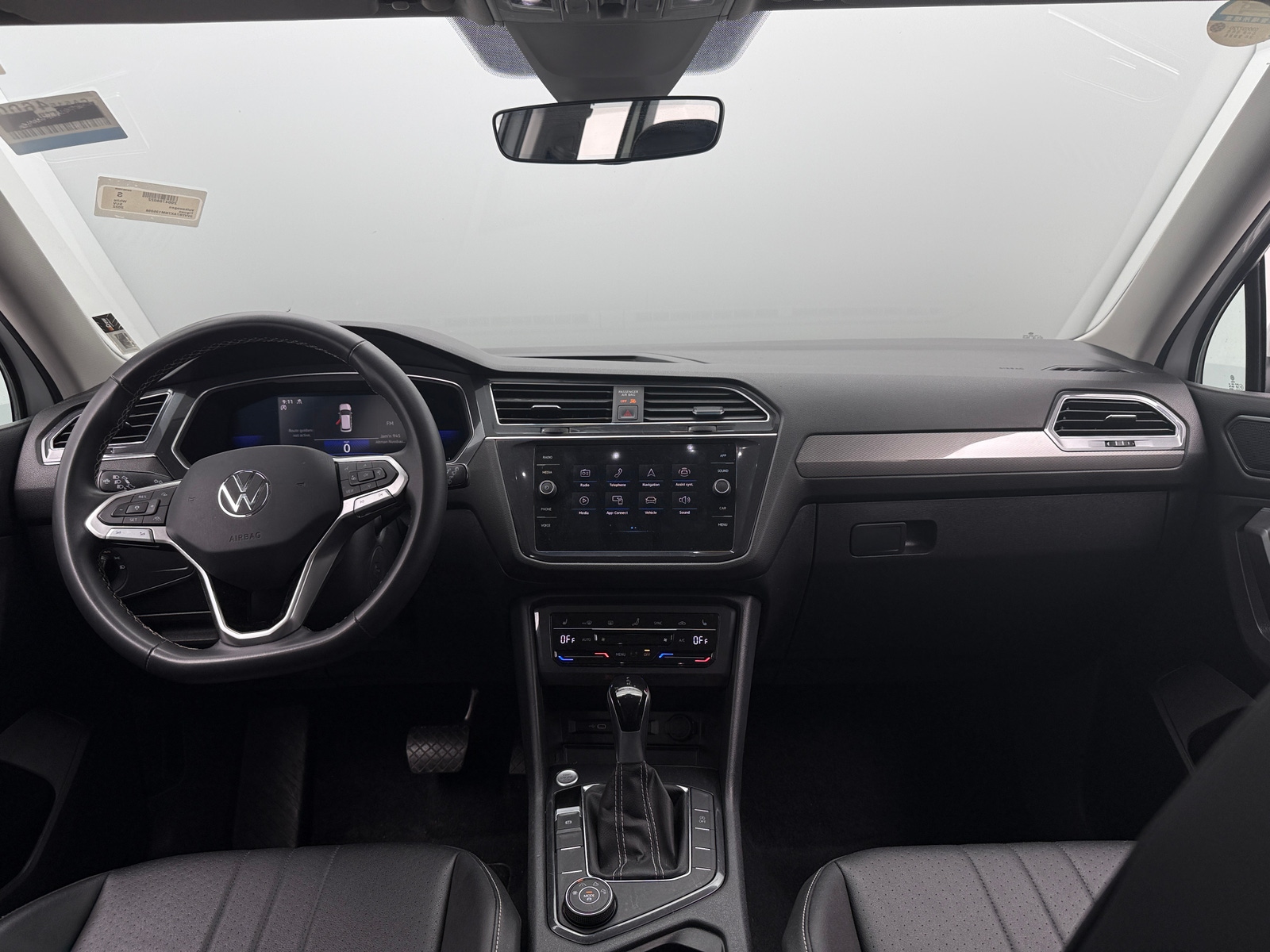 Thumbnail: 2022 Volkswagen Tiguan - 2