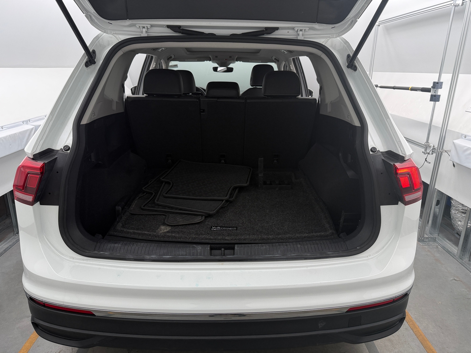 Thumbnail: 2022 Volkswagen Tiguan - 6