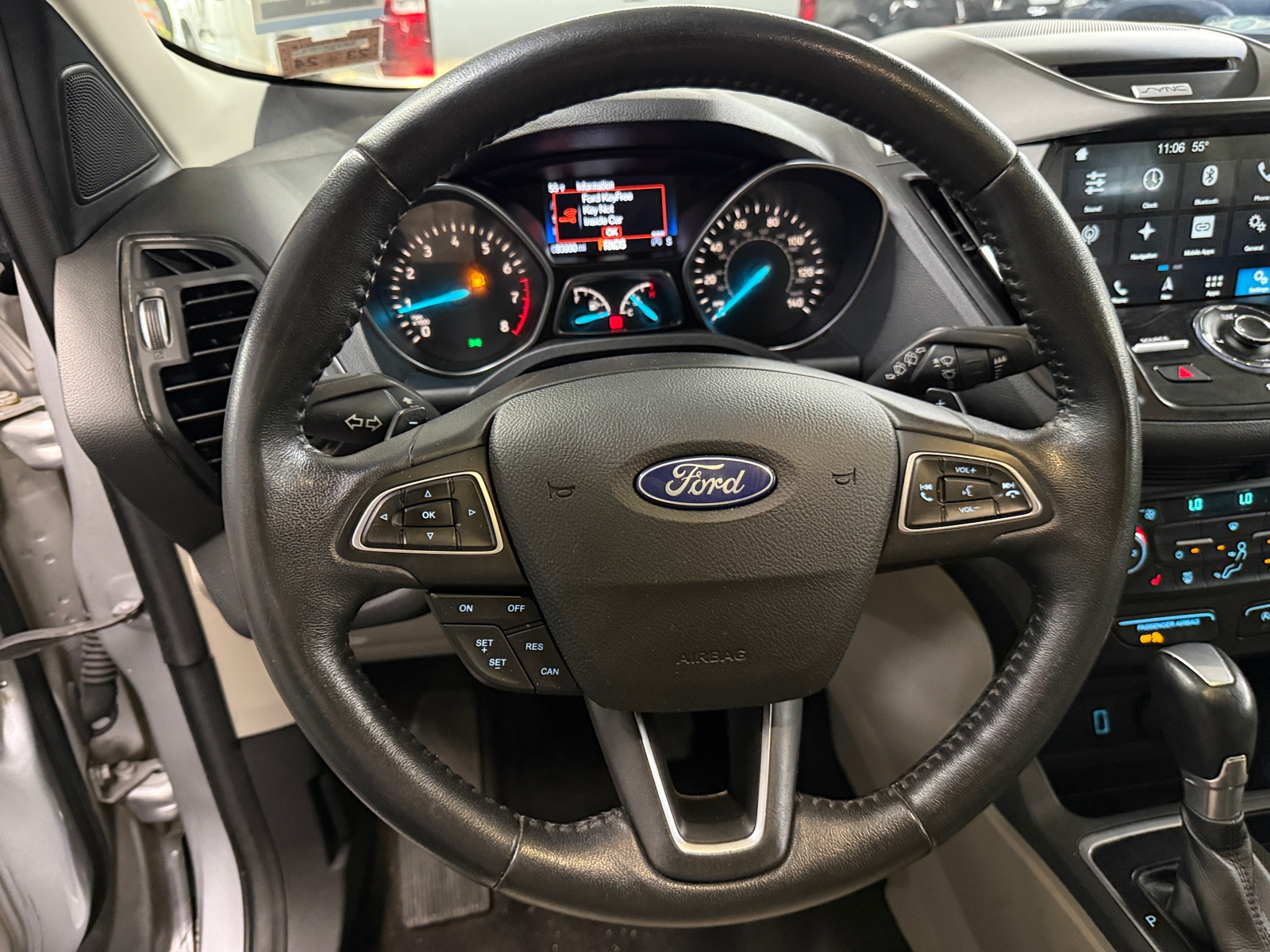 Thumbnail: 2017 Ford Escape - 4