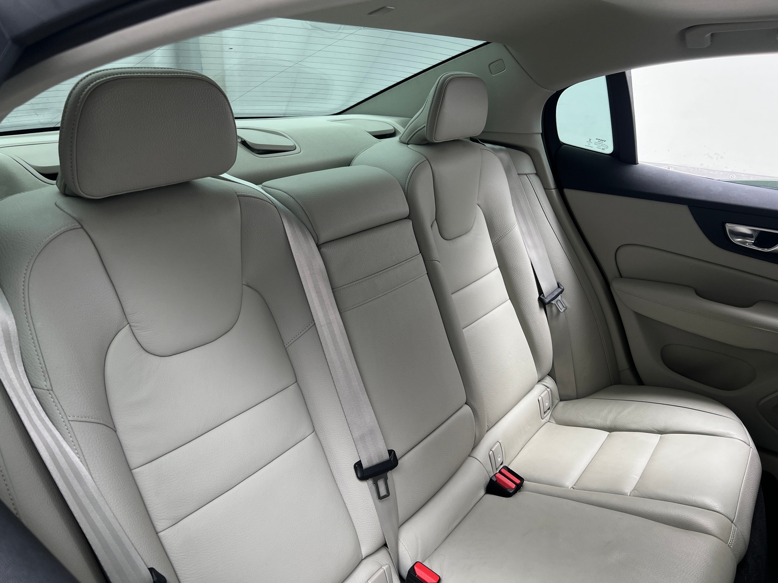 Thumbnail: 2022 Volvo S60 - 6