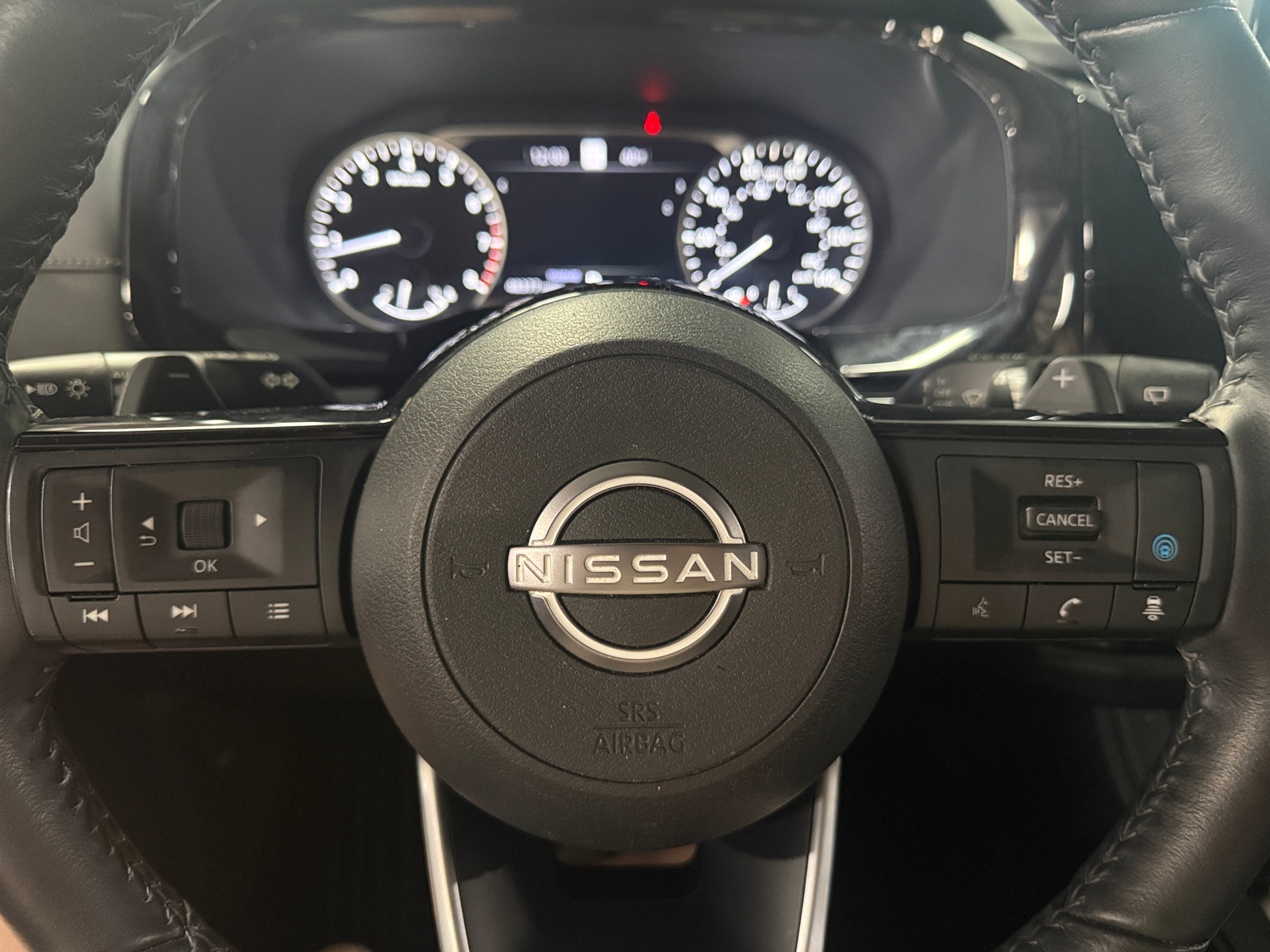 Thumbnail: 2023 Nissan Pathfinder - 4