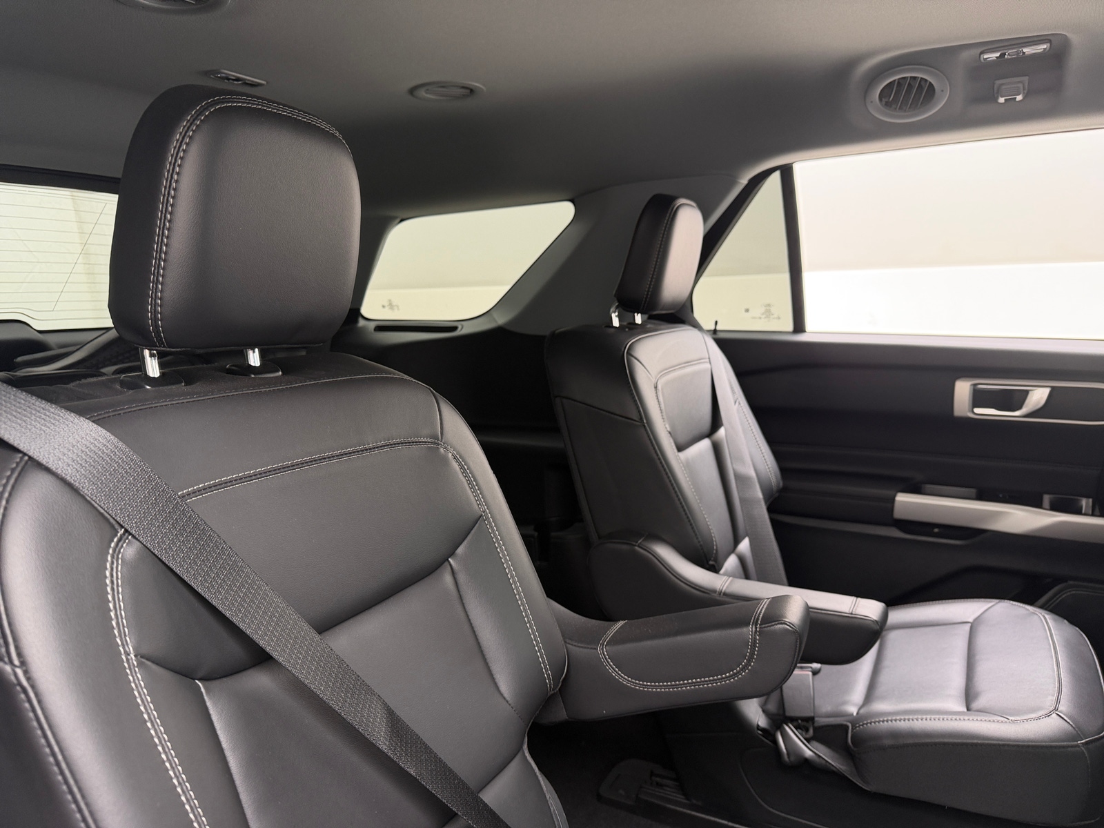 Thumbnail: 2023 Ford Explorer - 6