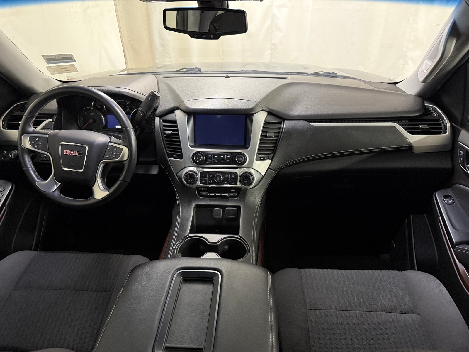 Thumbnail: 2017 GMC Yukon - 3