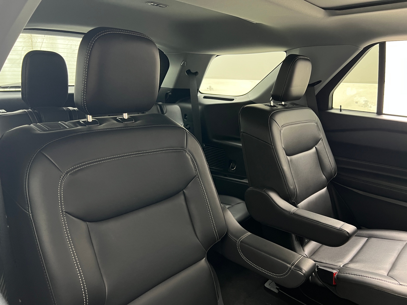 Thumbnail: 2022 Ford Explorer - 5