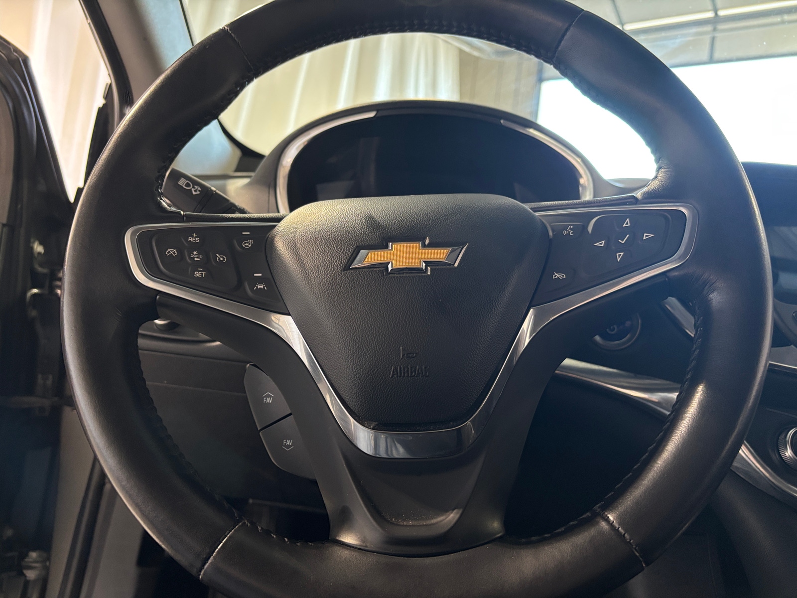 Thumbnail: 2017 Chevrolet Volt - 4