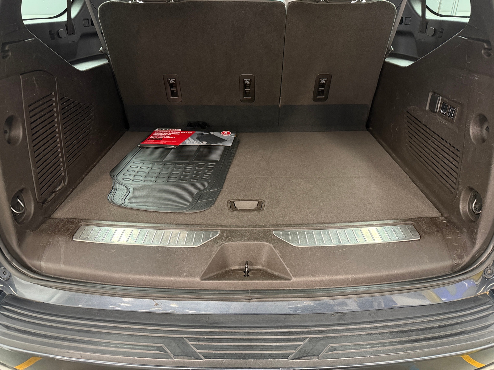 Thumbnail: 2021 Chevrolet Suburban - 6