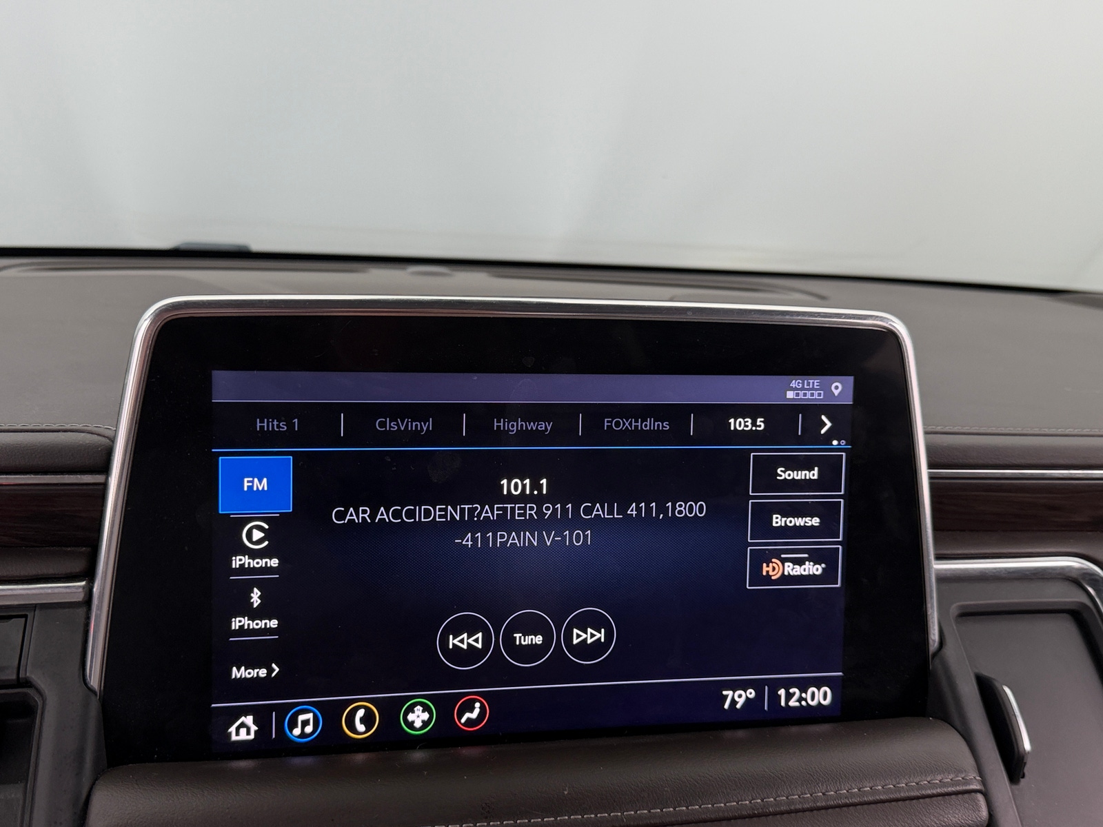 Thumbnail: 2021 Chevrolet Suburban - 3