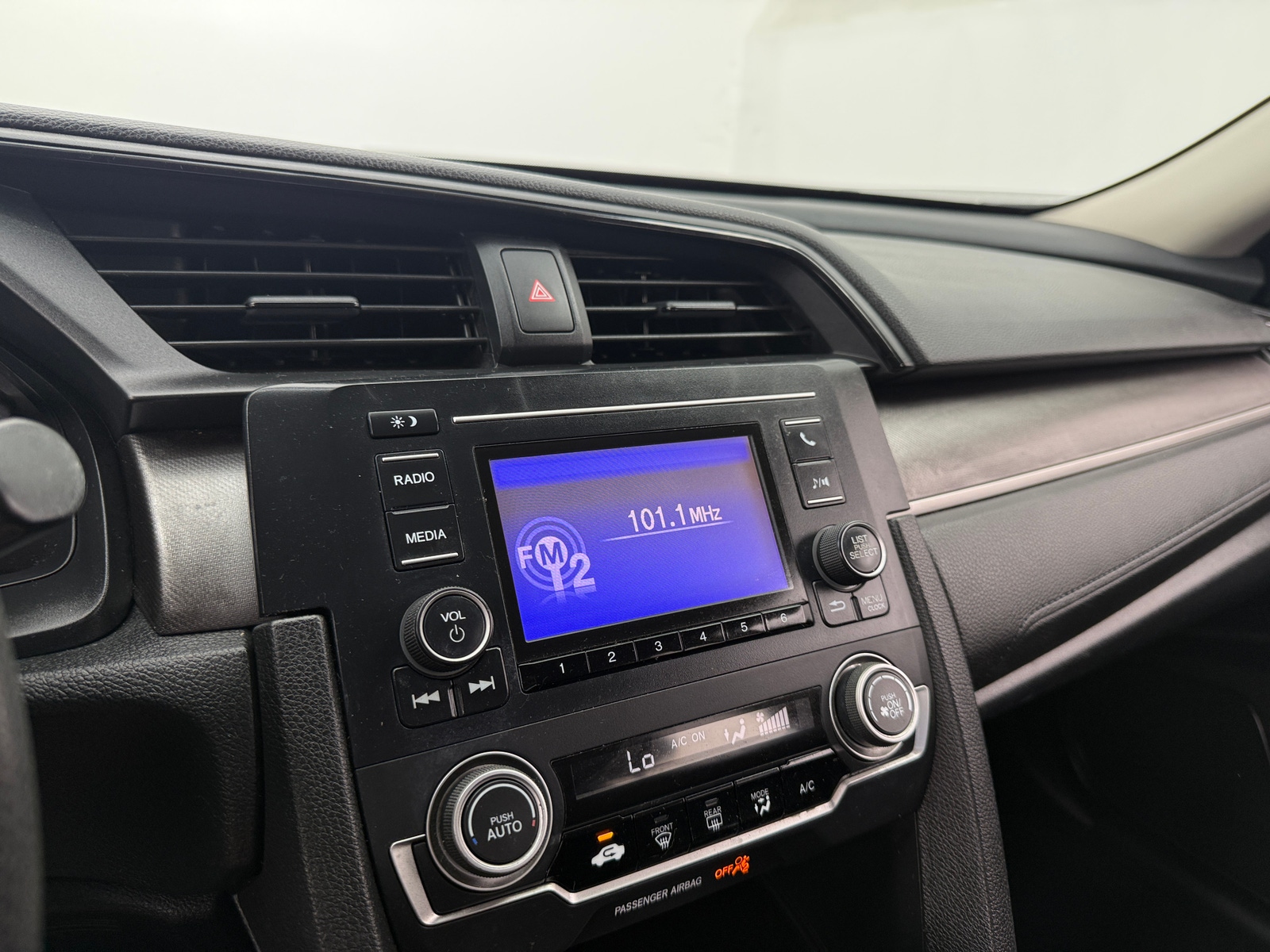 Thumbnail: 2016 Honda Civic - 4