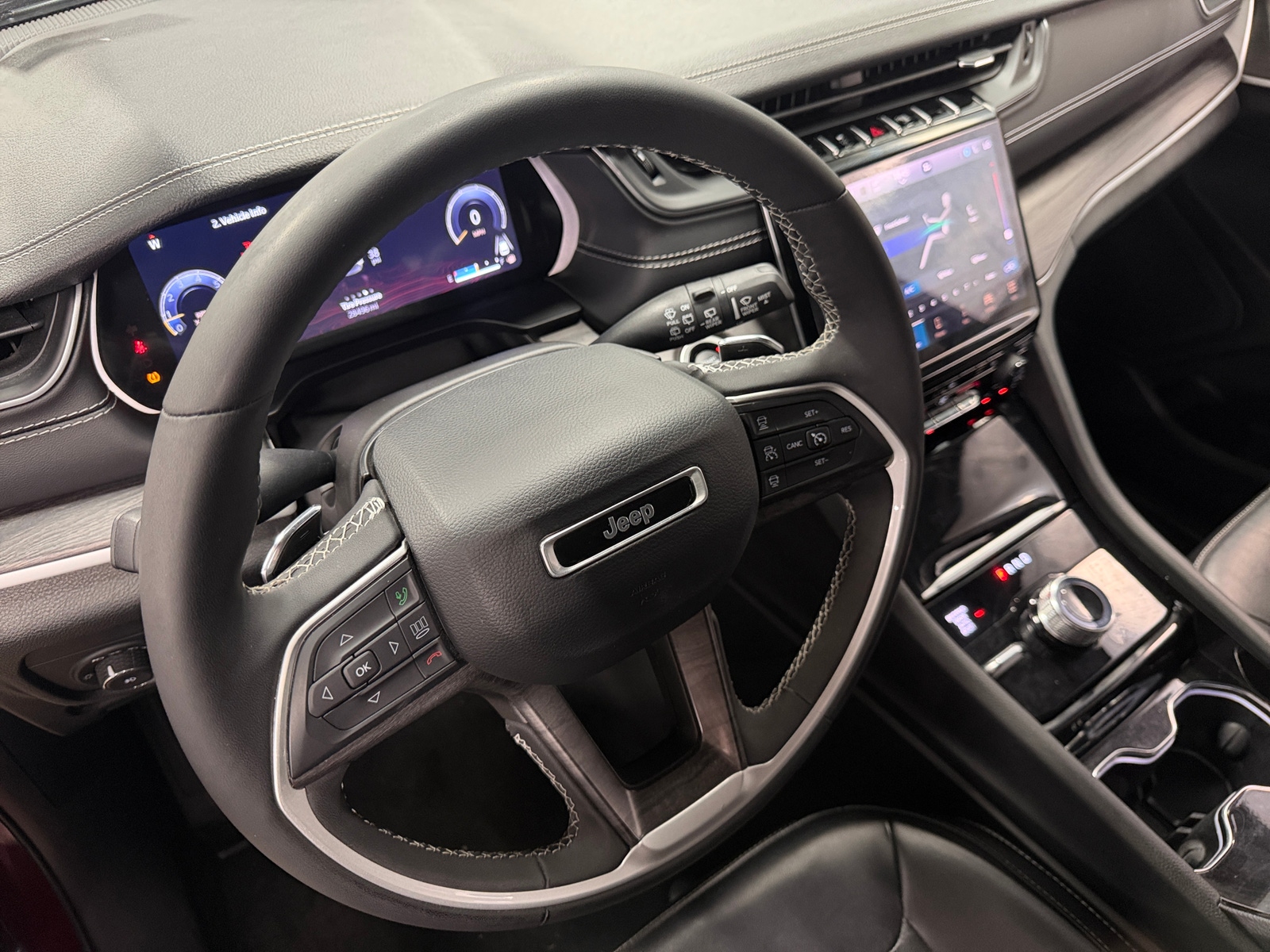 Thumbnail: 2023 Jeep Grand Cherokee - 4