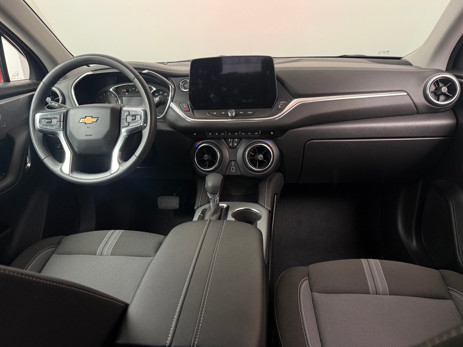 Thumbnail: 2025 Chevrolet Blazer - 3