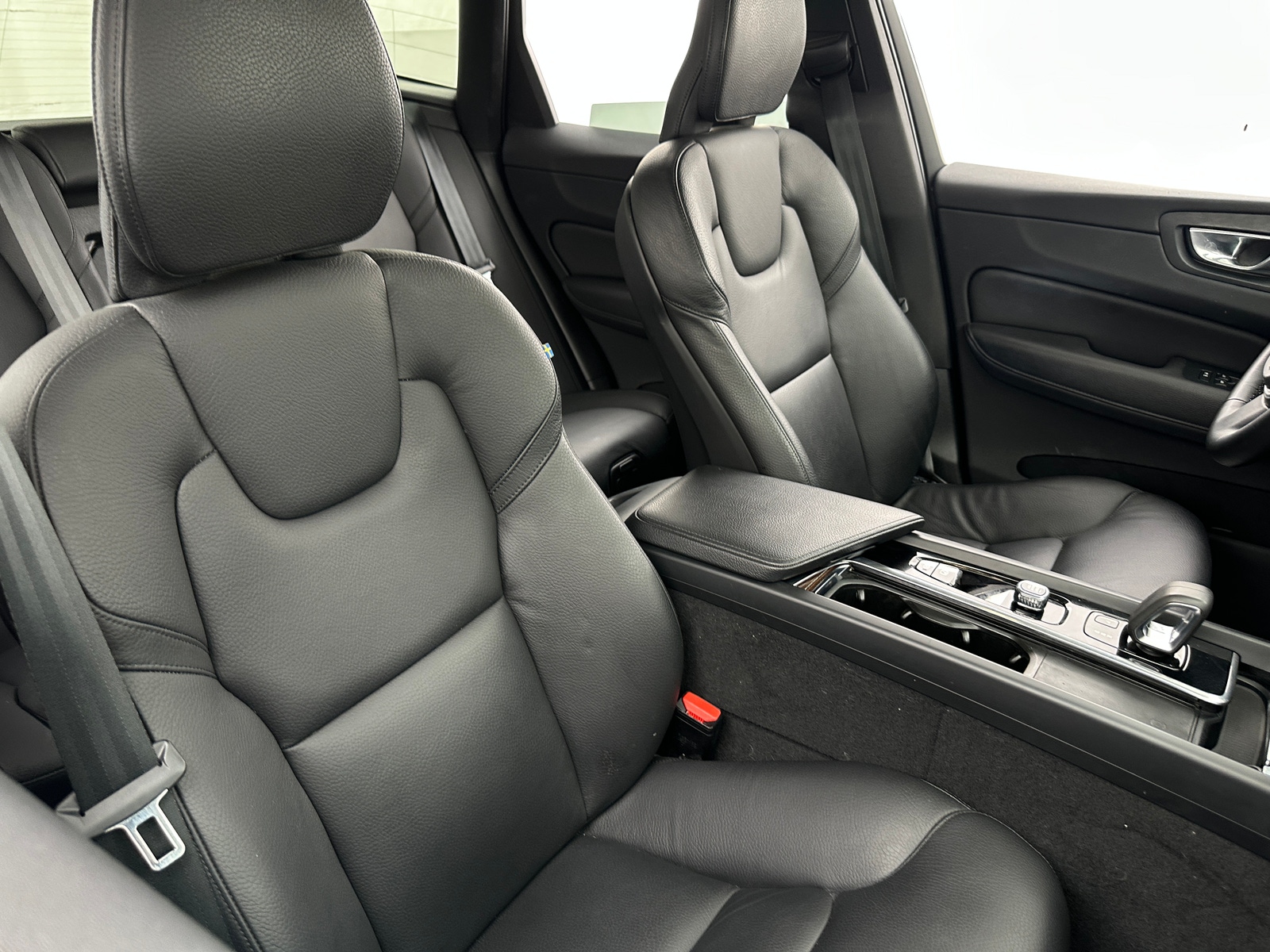 Thumbnail: 2022 Volvo XC60 - 2