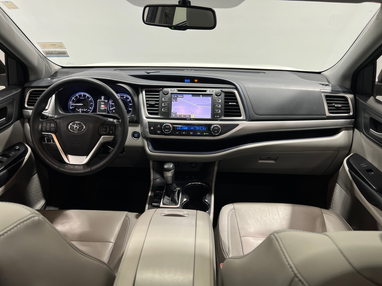 Thumbnail: 2015 Toyota Highlander - 2
