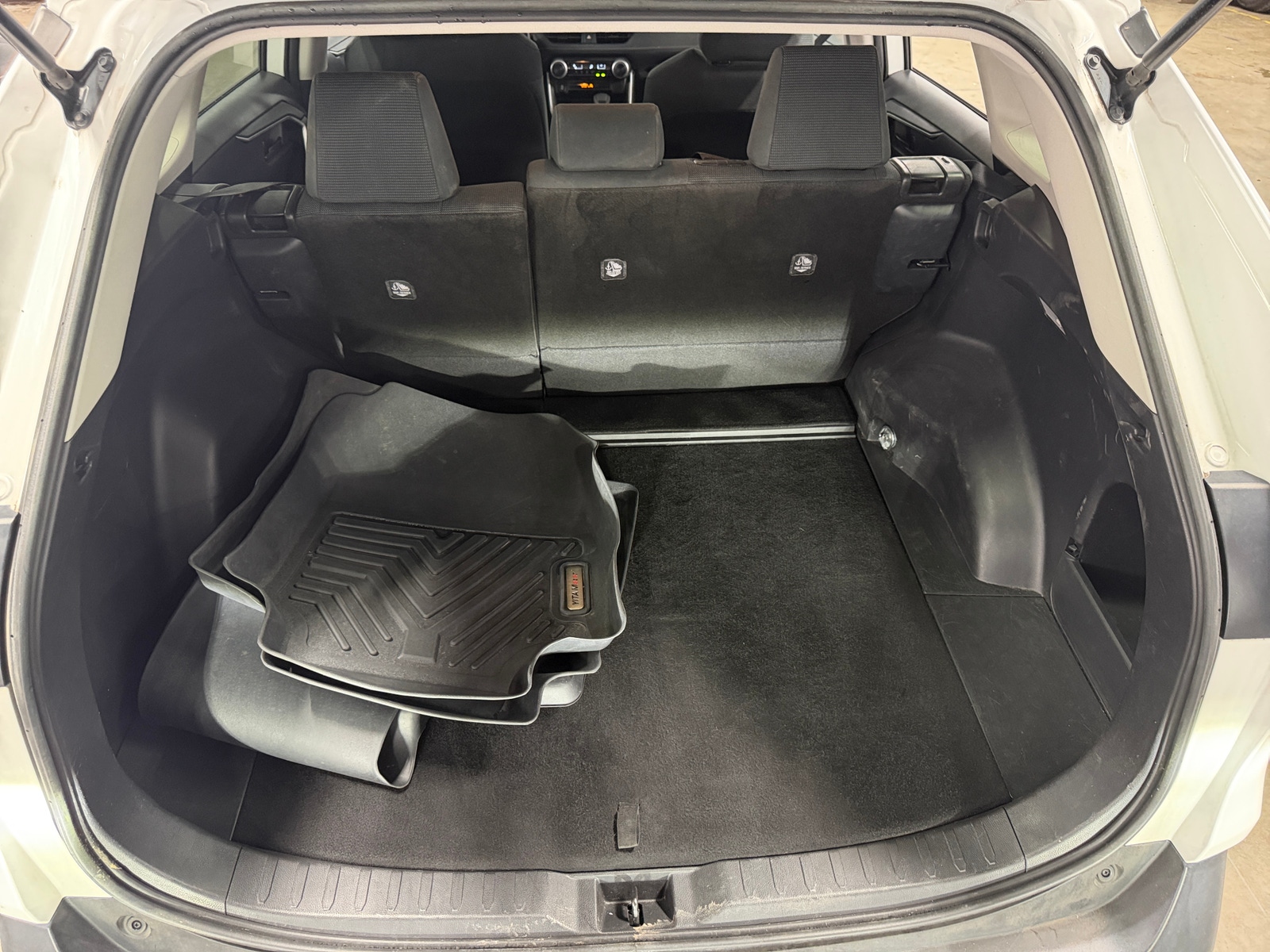 Thumbnail: 2019 Toyota RAV4 - 7