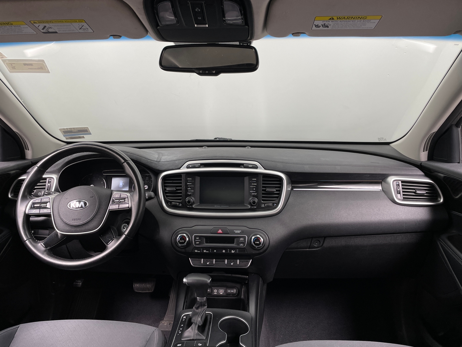 Thumbnail: 2019 Kia Sorento - 3