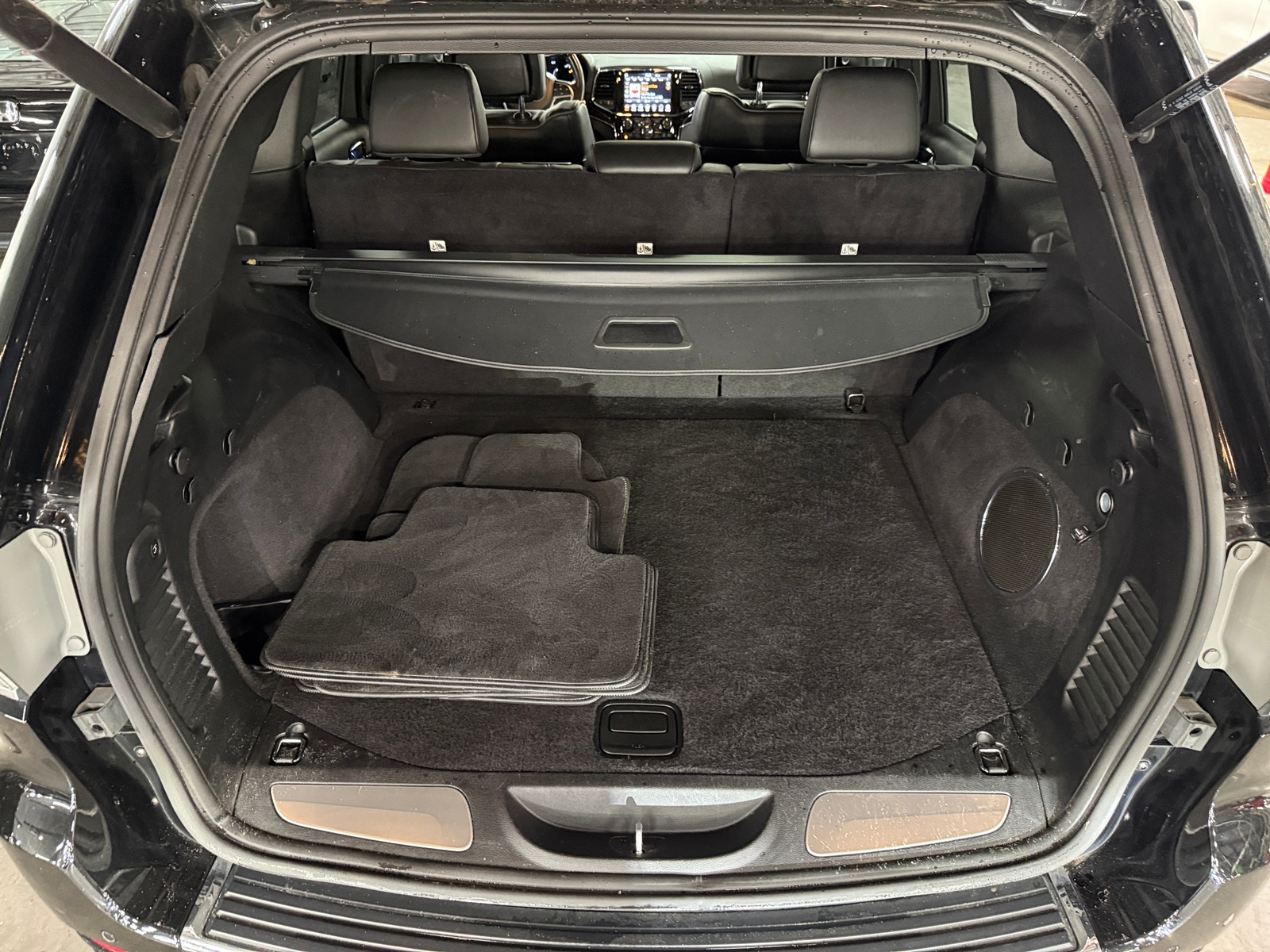 Thumbnail: 2021 Jeep Grand Cherokee - 6