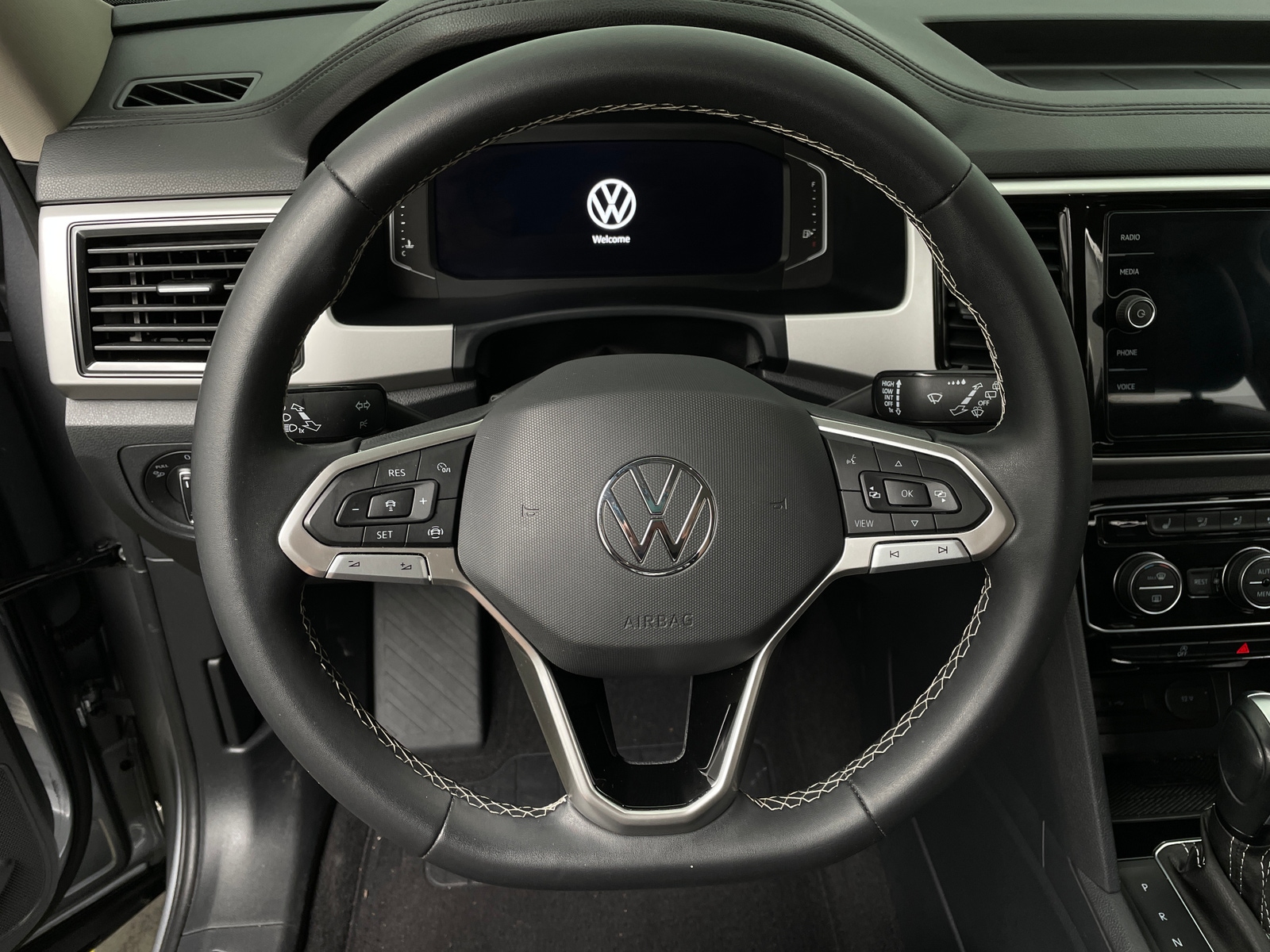 Thumbnail: 2023 Volkswagen Atlas - 4
