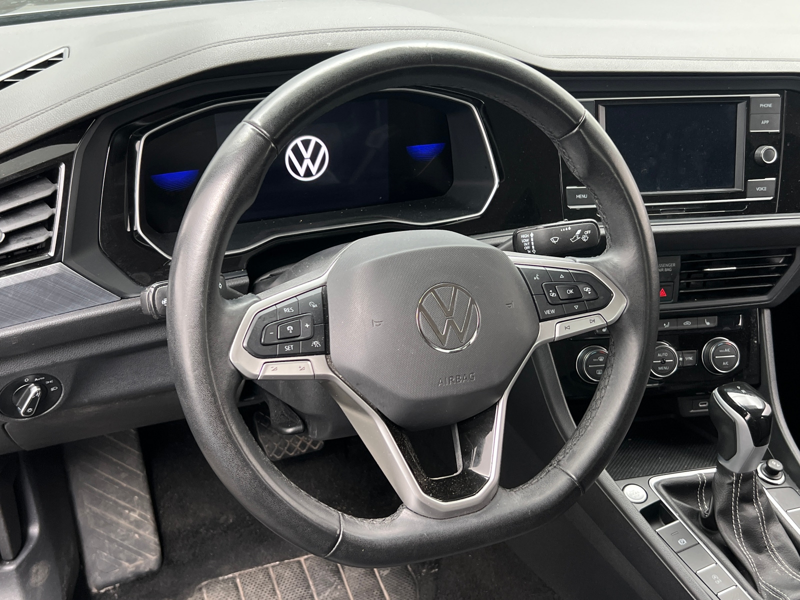 Thumbnail: 2024 Volkswagen Jetta - 4
